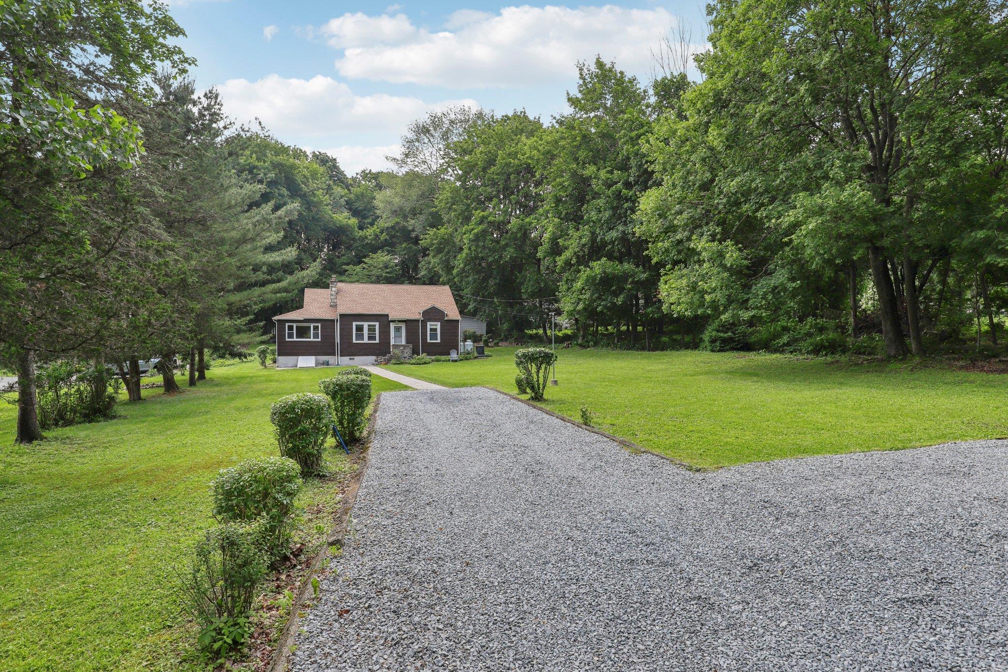 #1 photo, 42 Baron De Hirsch Road, Crompond , NY 10517