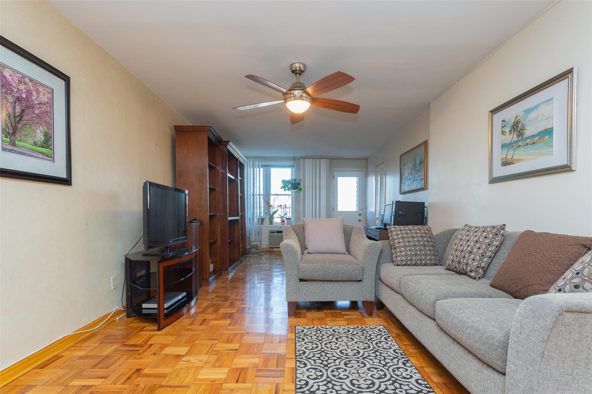 #2 photo, 65-15 Alderton Street, クイーンズ区 Rego Park , NY 11374