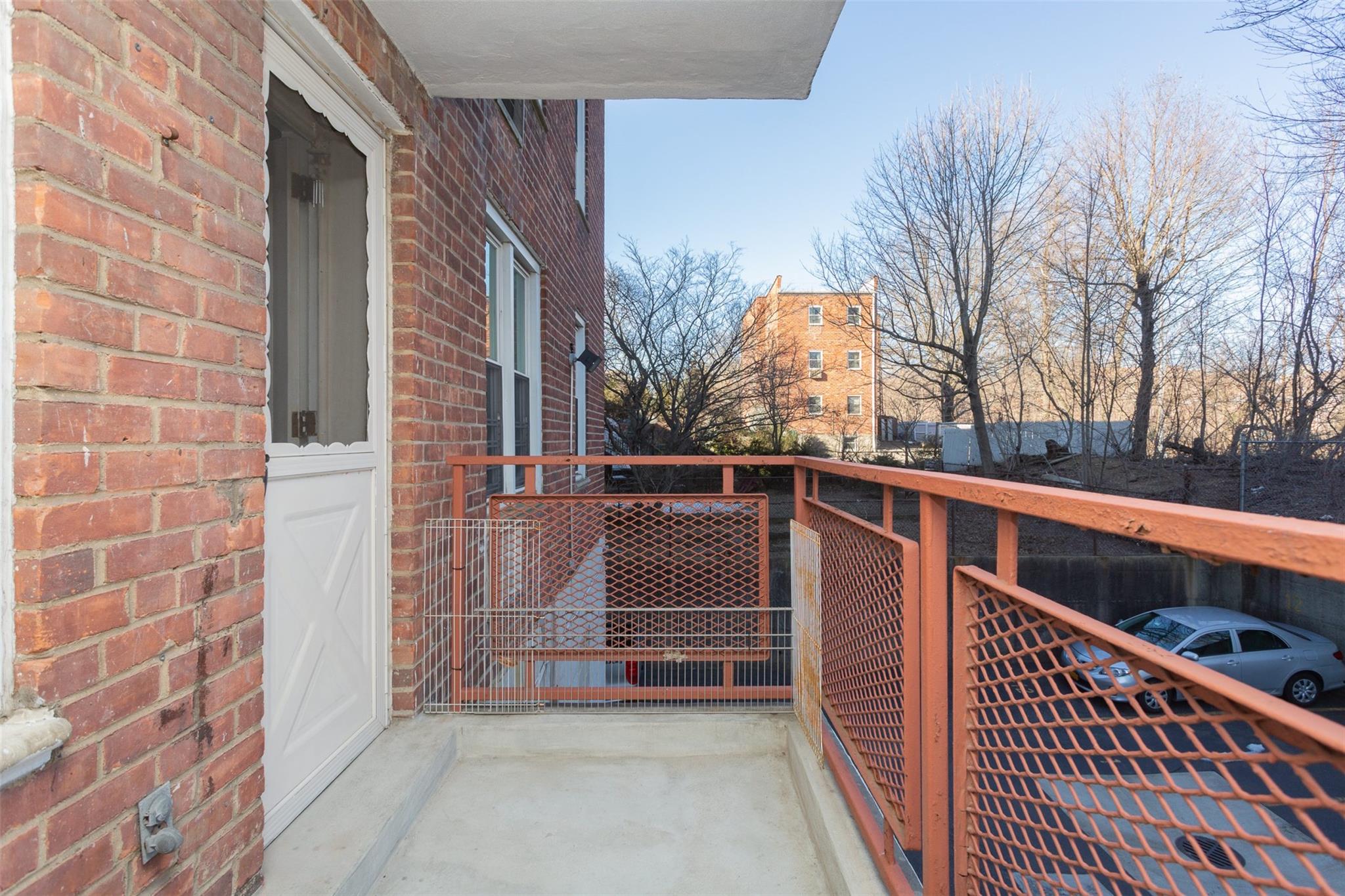 #4 photo, 65-15 Alderton Street, クイーンズ区 Rego Park , NY 11374