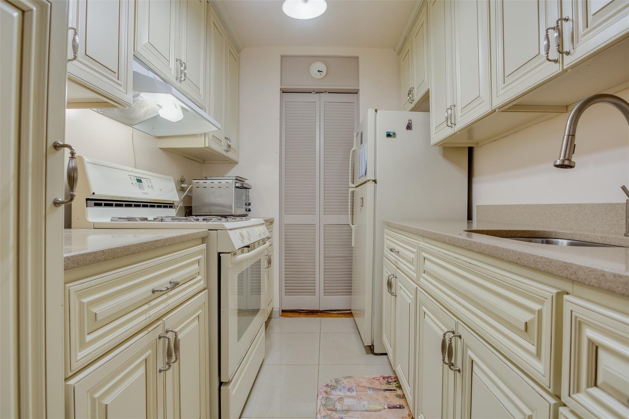 #7 photo, 65-15 Alderton Street, クイーンズ区 Rego Park , NY 11374