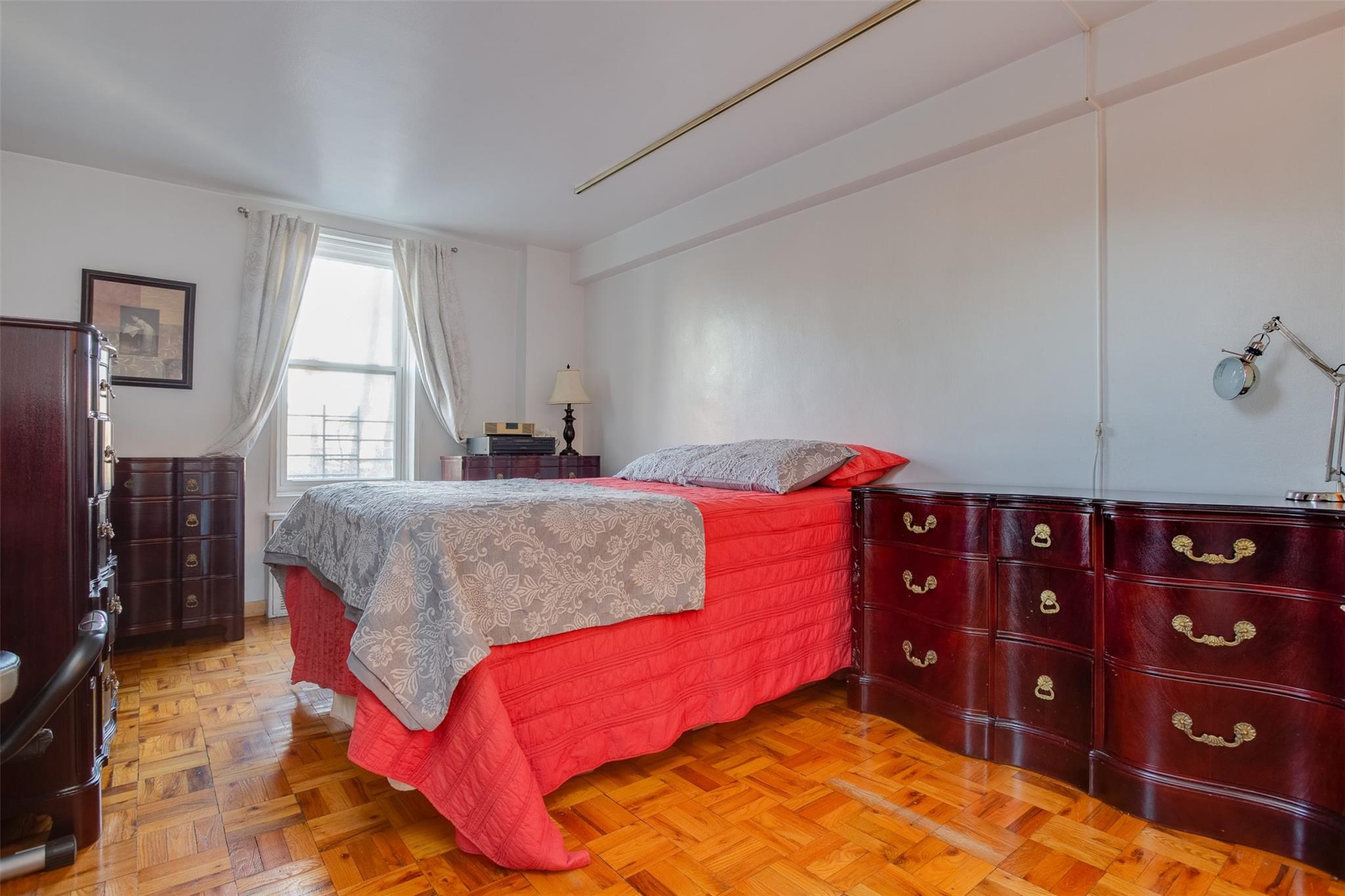 #8 photo, 65-15 Alderton Street, クイーンズ区 Rego Park , NY 11374