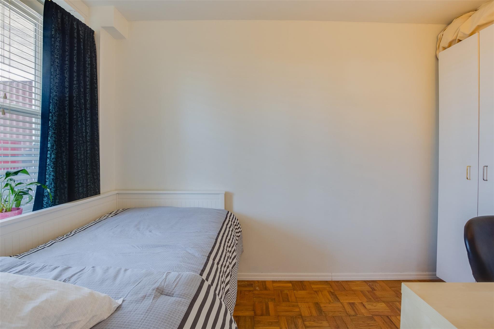 #9 photo, 65-15 Alderton Street, クイーンズ区 Rego Park , NY 11374