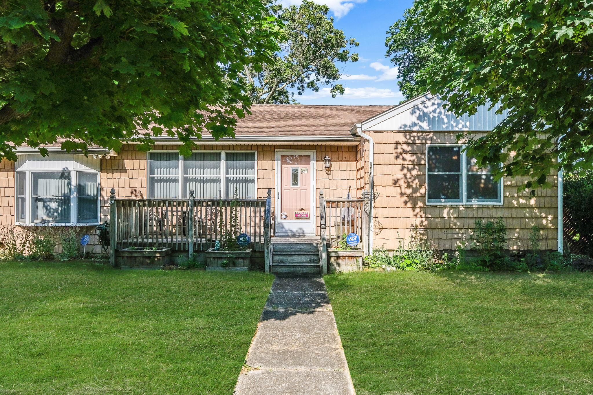 #1 photo, 107 Woodland Drive, سوفولك Mastic Beach , NY 11951