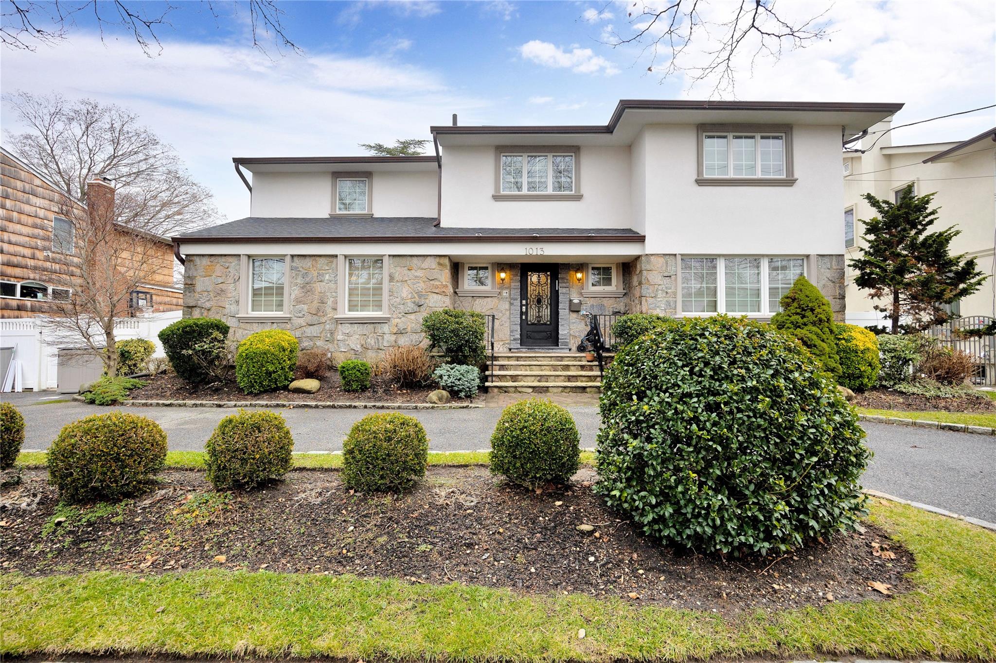 #1 photo, 1013 SOUTH END Avenue, Woodmere , NY 11598