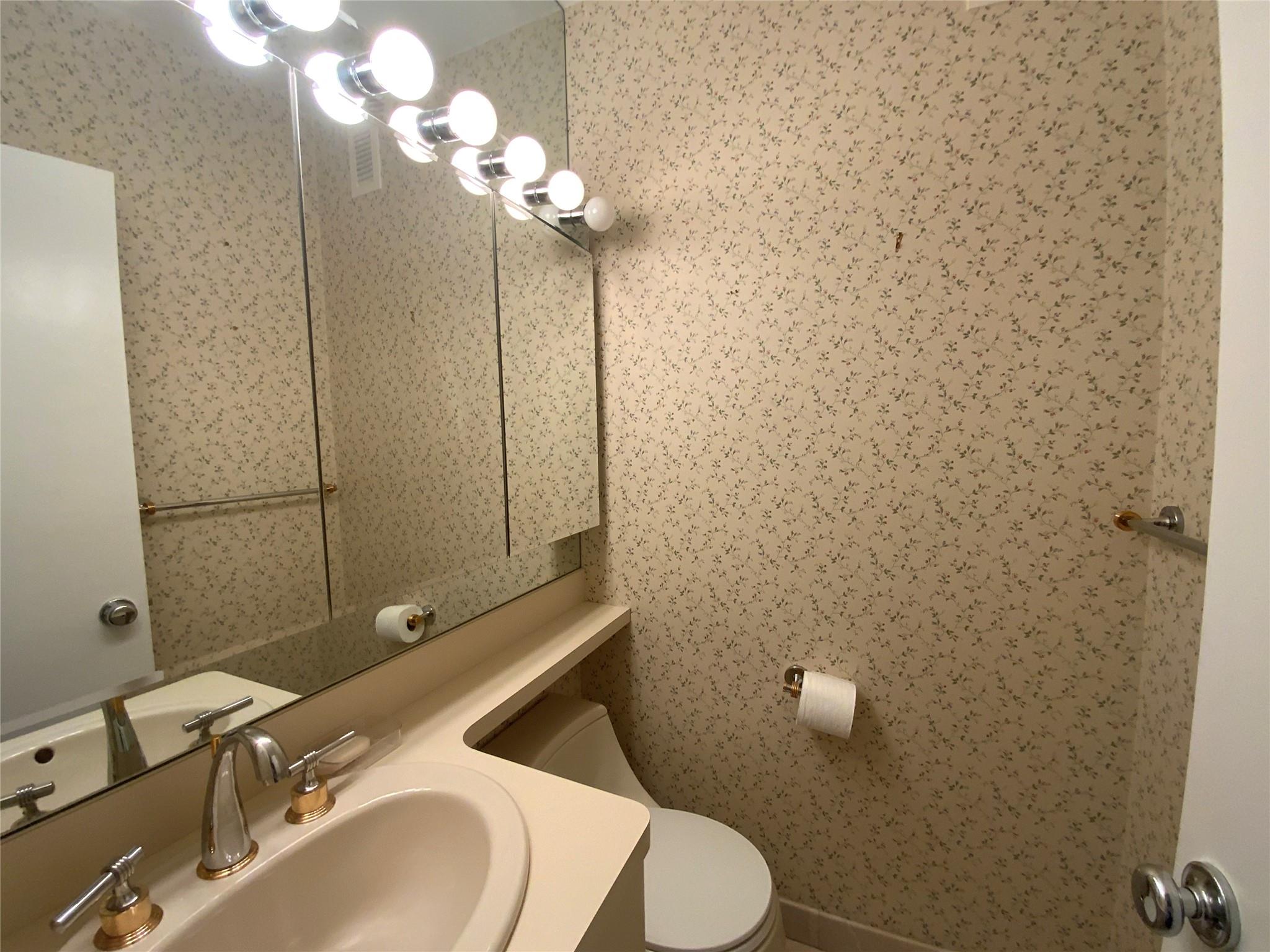 #10 photo, 27110 Grand Central Parkway, クイーンズ区 Floral Park , NY 11005