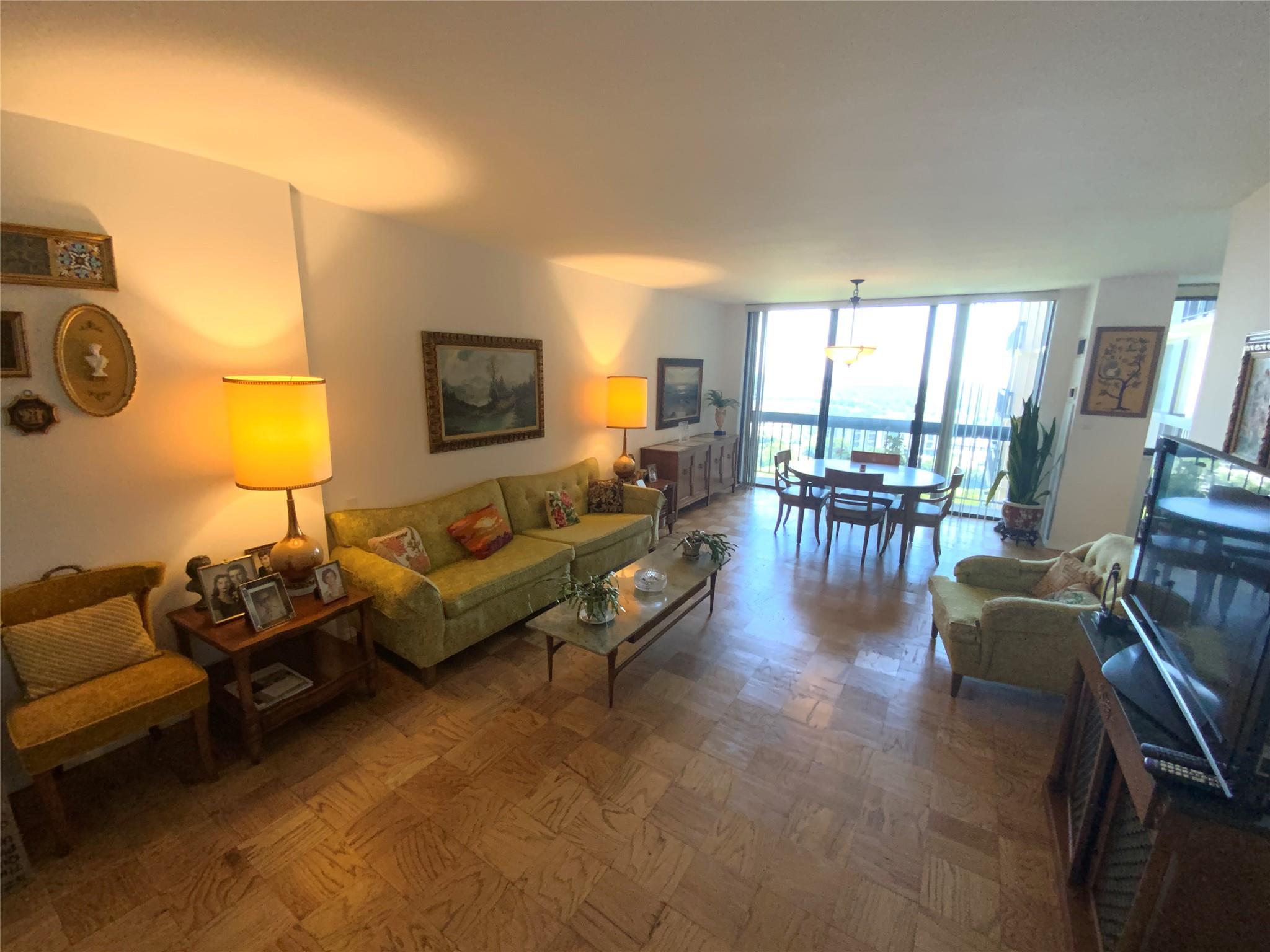 #3 photo, 27110 Grand Central Parkway, クイーンズ区 Floral Park , NY 11005