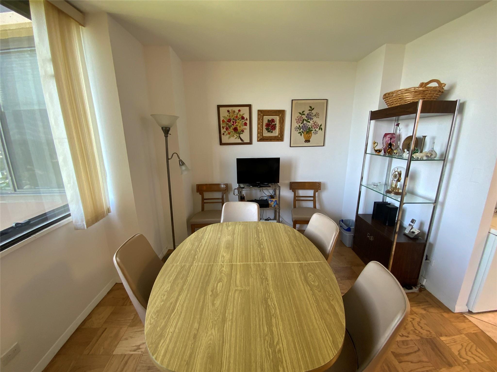 #6 photo, 27110 Grand Central Parkway, クイーンズ区 Floral Park , NY 11005