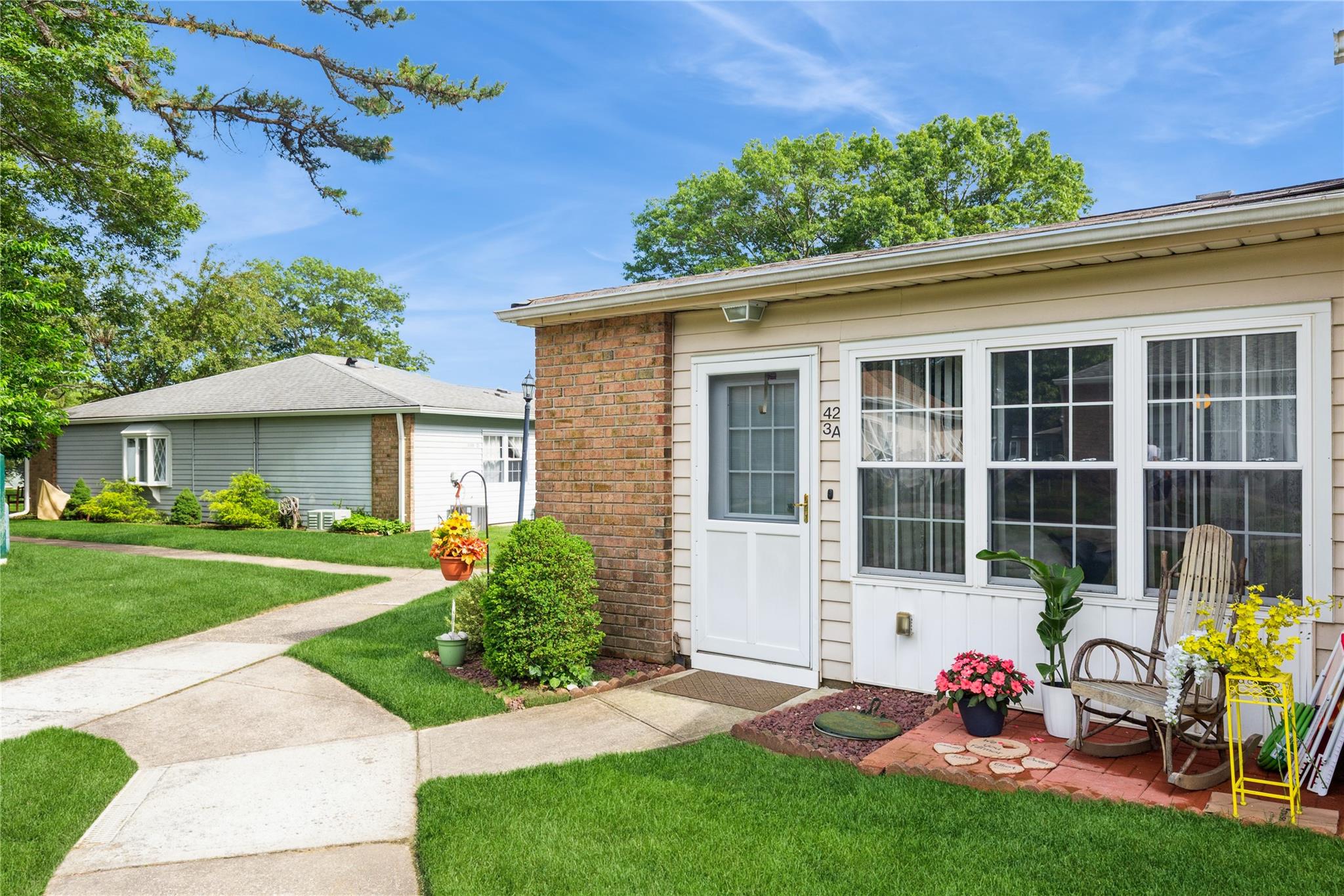 #1 photo, 423 Woodbridge Drive, 東長島 Ridge , NY 11961