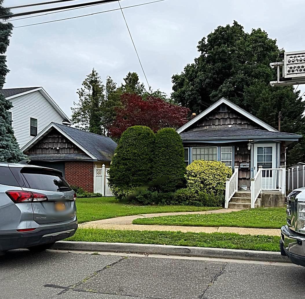 #1 photo, 2520 Falcon Street, 長島 East Meadow , NY 11554