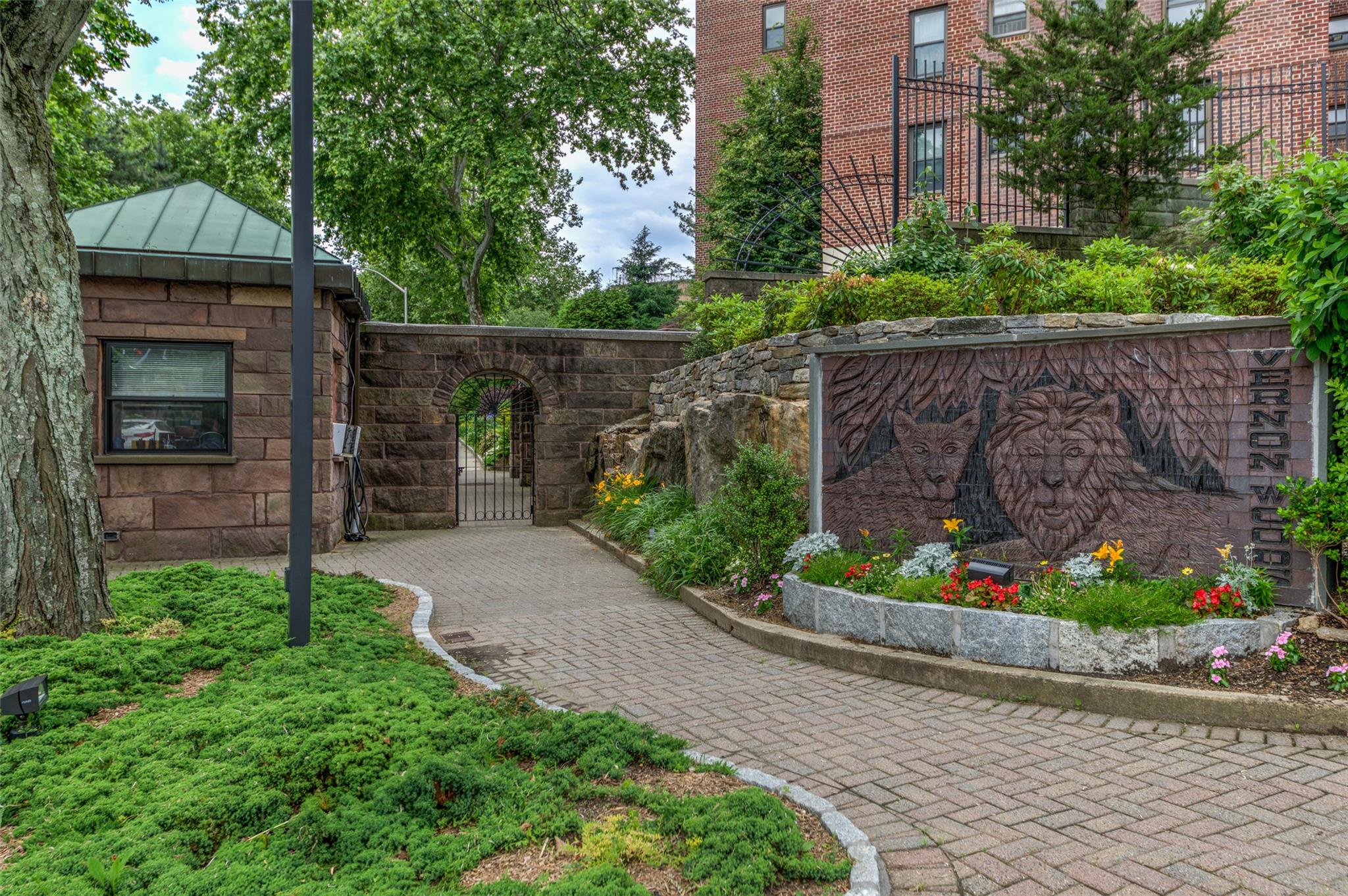 #1 photo, 171 Pearsall Drive, Mount Vernon , NY 10552