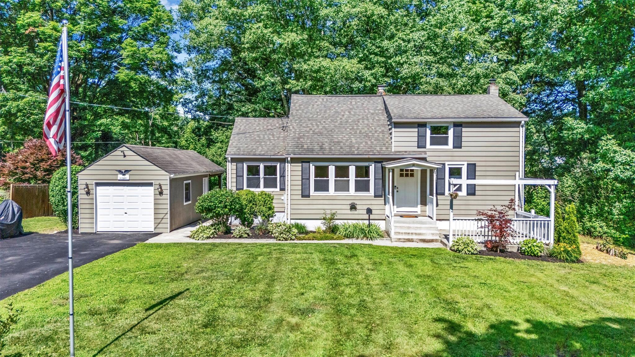 #1 photo, 14 Summit Avenue, Pawling , NY 12564