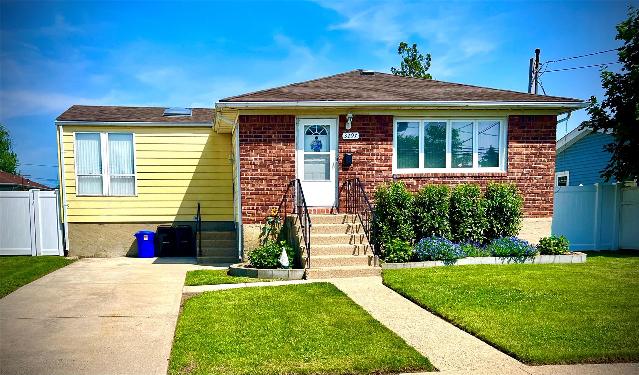 #1 photo, 3297 Elliott Boulevard, ناسو Oceanside , NY 11572