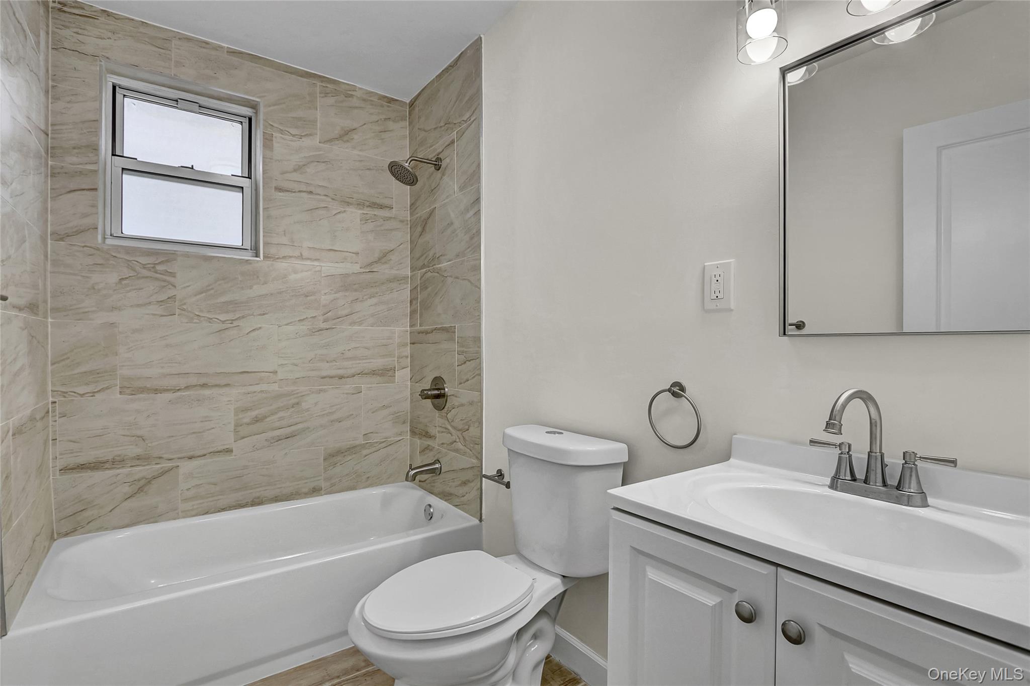 #13 photo, 58-60 78th Avenue, クイーンズ区 Glendale , NY 11385