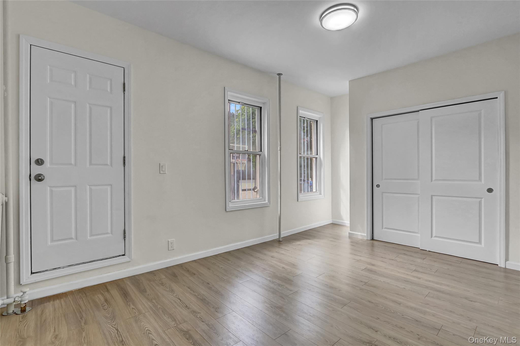 #9 photo, 58-60 78th Avenue, クイーンズ区 Glendale , NY 11385