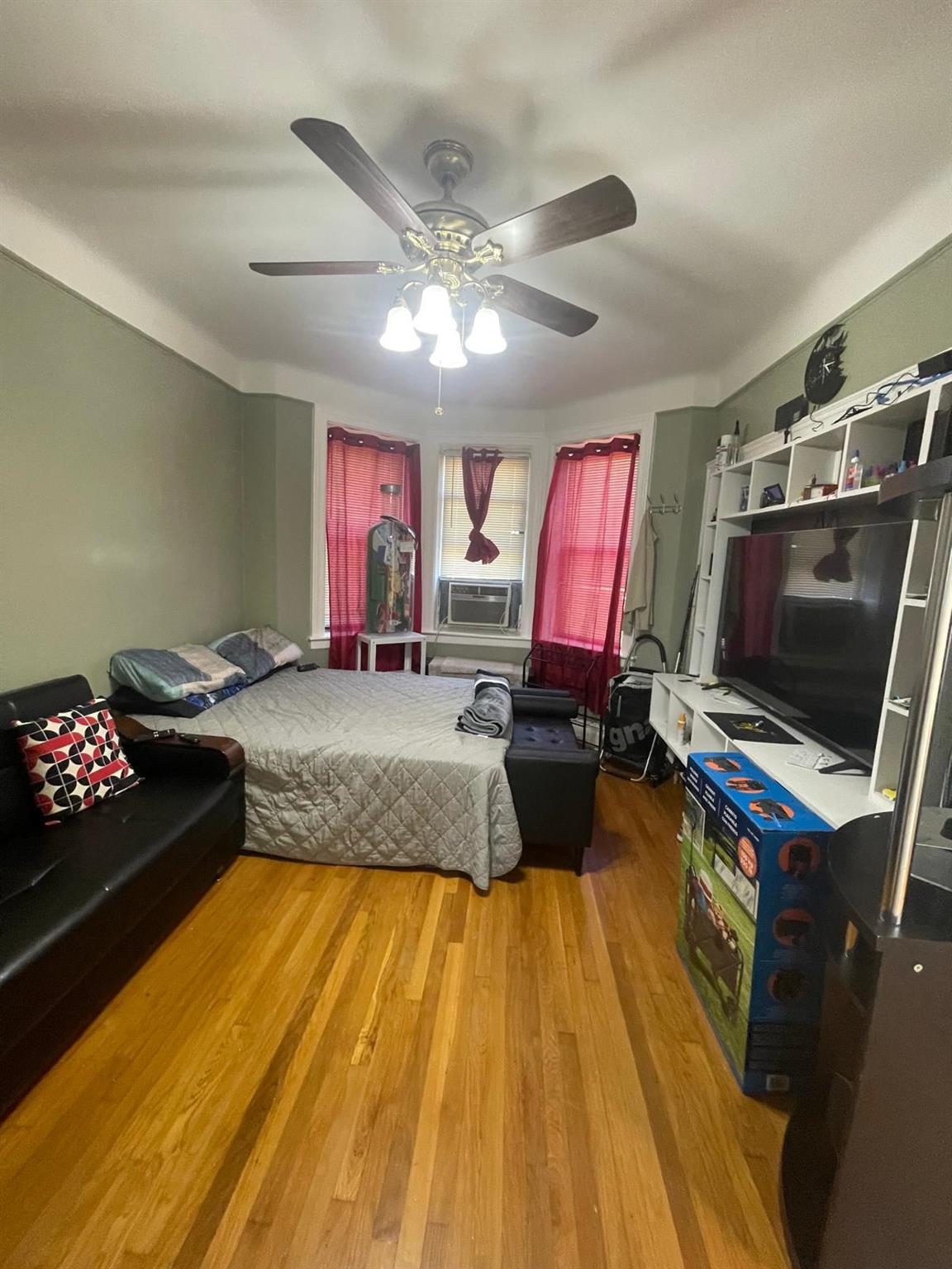 #15 photo, 3331 100th Street, クイーンズ区 Corona , NY 11368