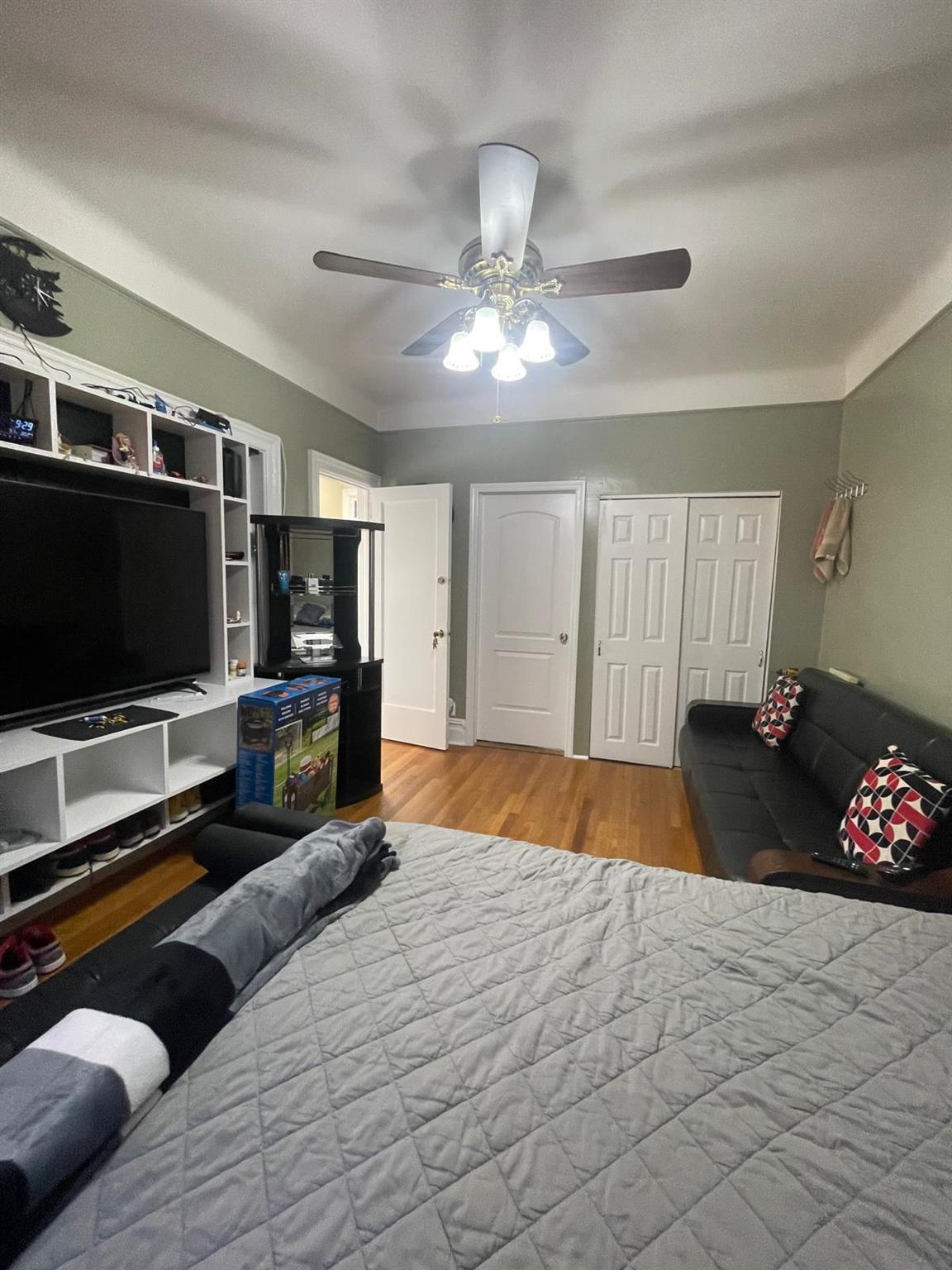 #16 photo, 3331 100th Street, クイーンズ区 Corona , NY 11368