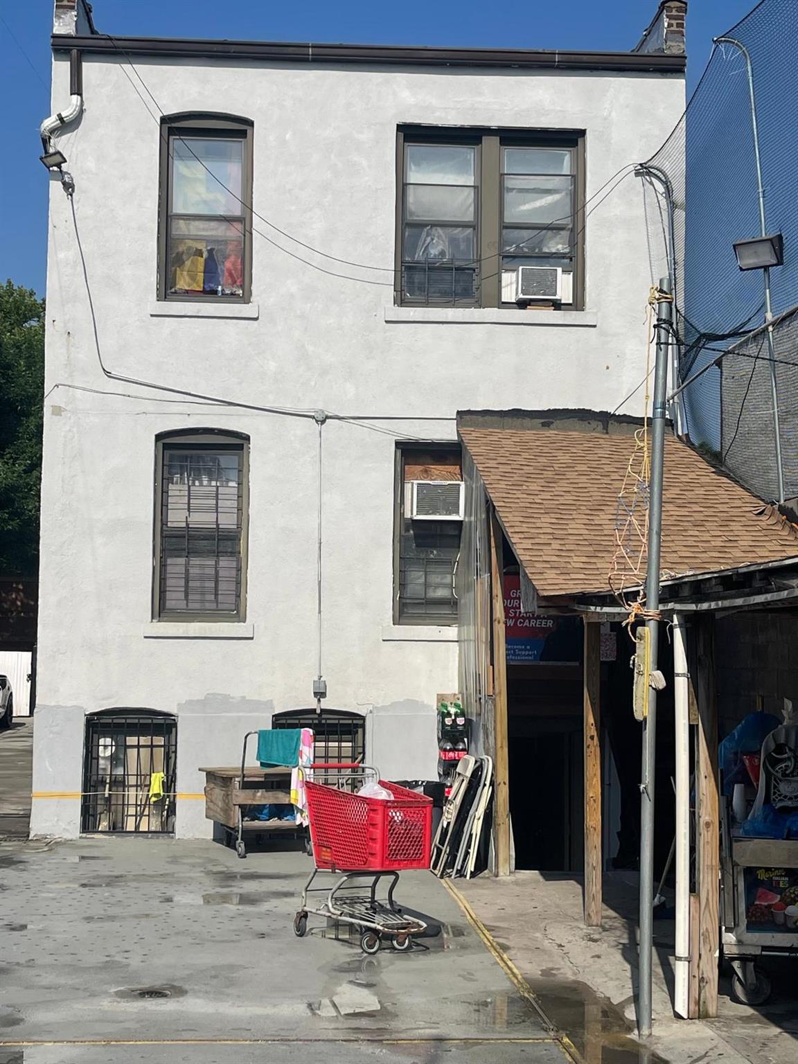 #2 photo, 3331 100th Street, クイーンズ区 Corona , NY 11368