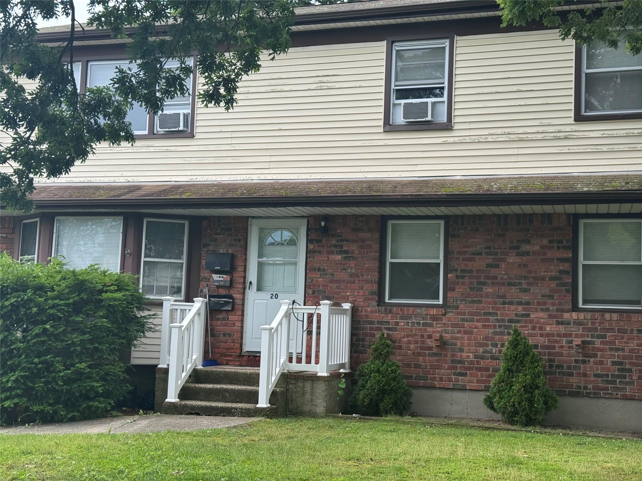 #1 photo, 20 Amsterdam Avenue, سوفولك West Babylon , NY 11704