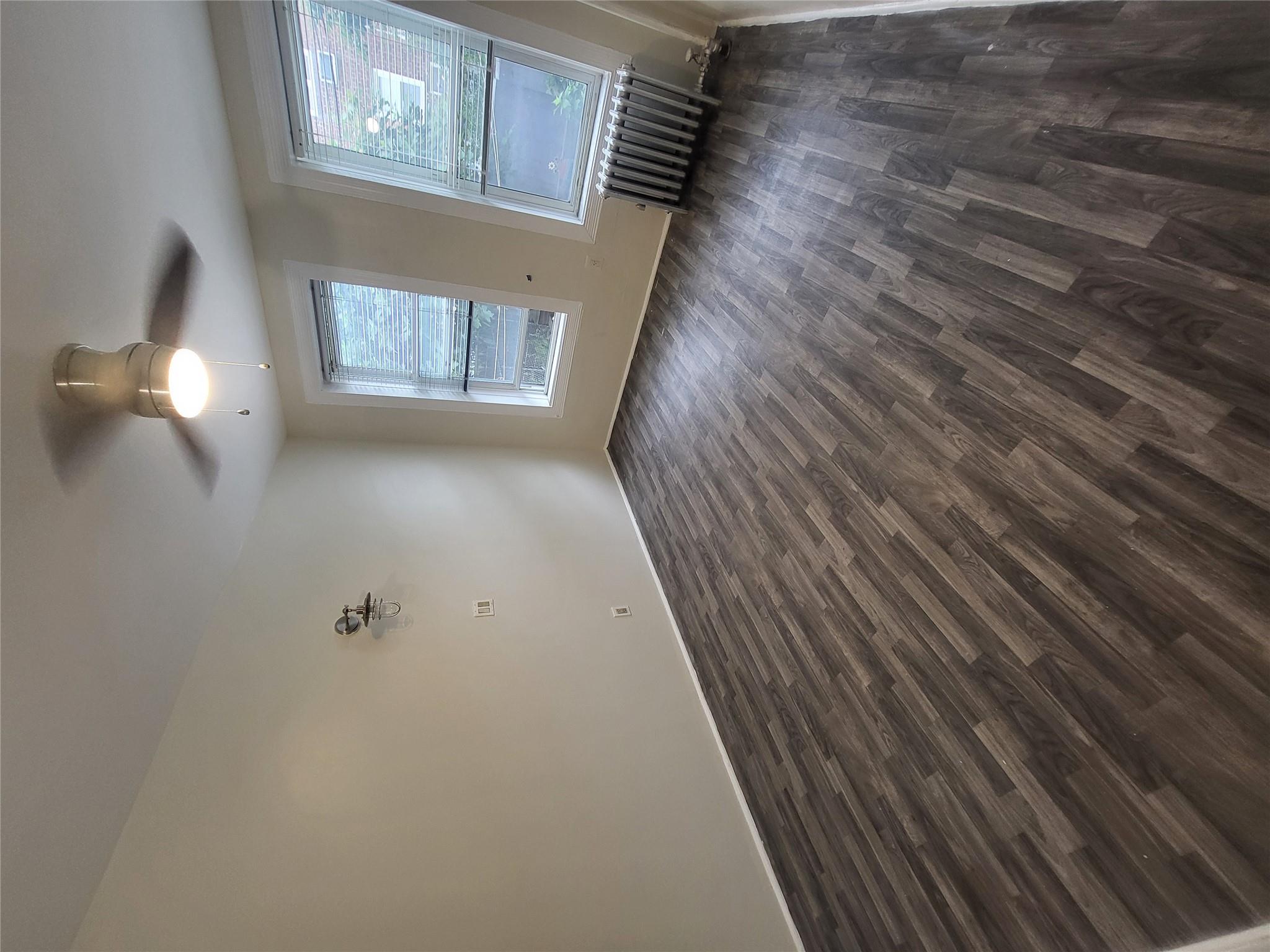 #1 photo, 3035 49 St, 皇后區 阿士多利亚 Astoria , NY 11103