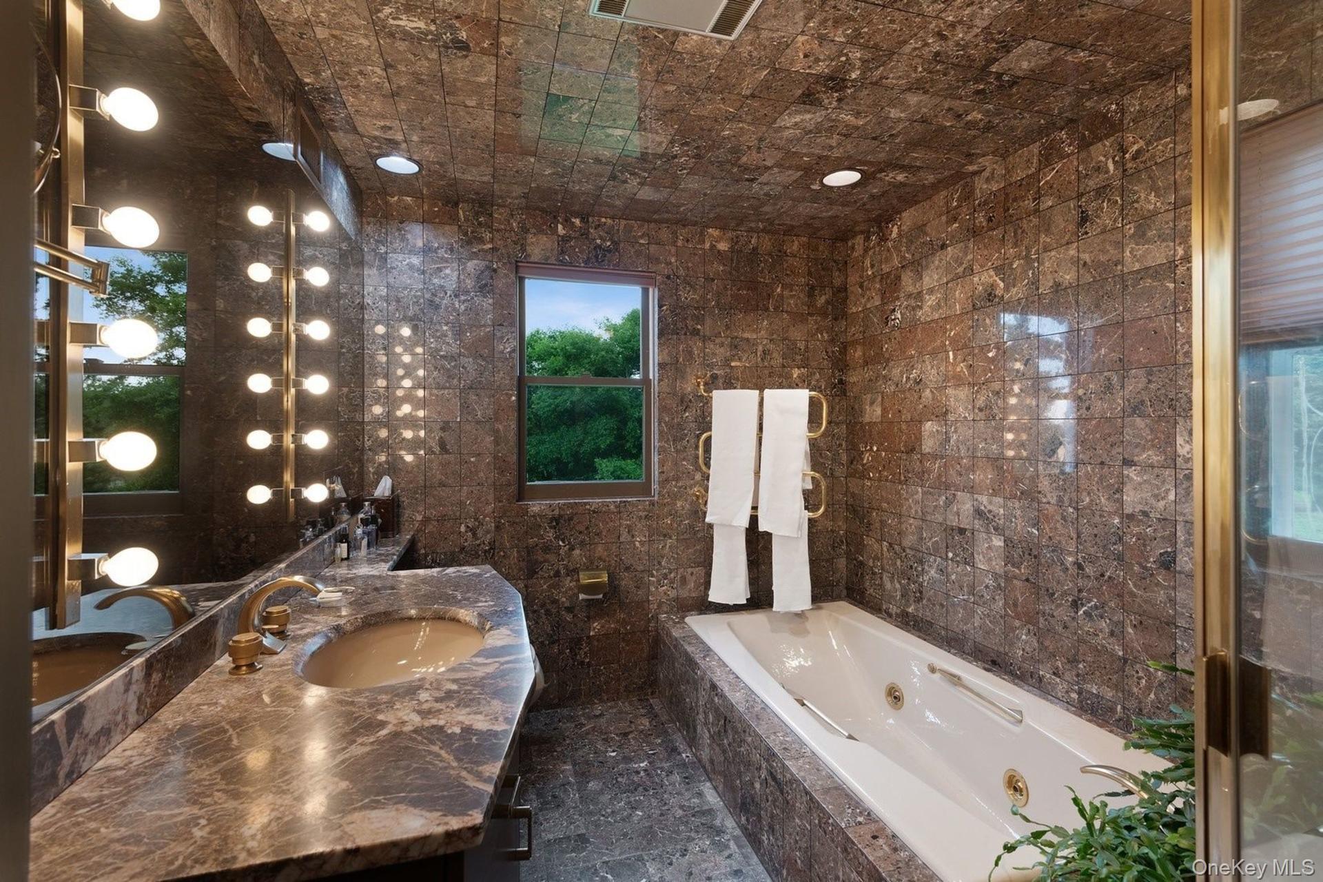 #20 photo, 56 Tuthill Point Road, サフォーク郡 East Moriches , NY 11940