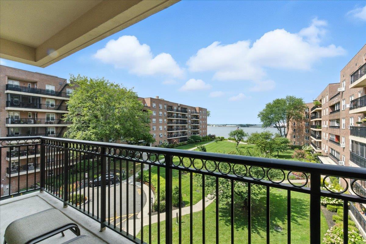 #2 photo, 162-41 Powells Cove Boulevard, クイーンズ区 Beechhurst , NY 11357