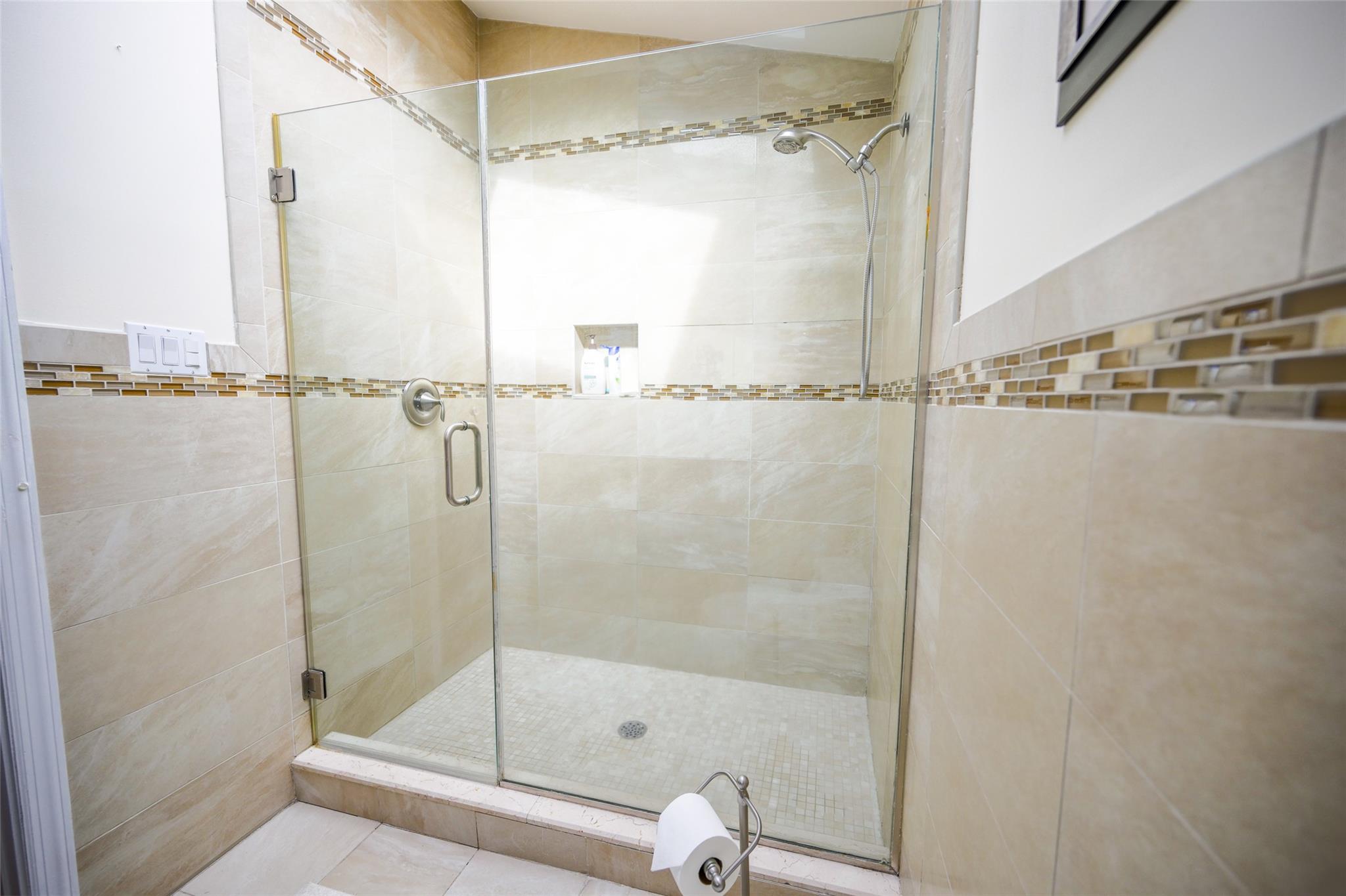 #16 photo, 49 Nottingham Drive, サフォーク郡 Middle Island , NY 11953