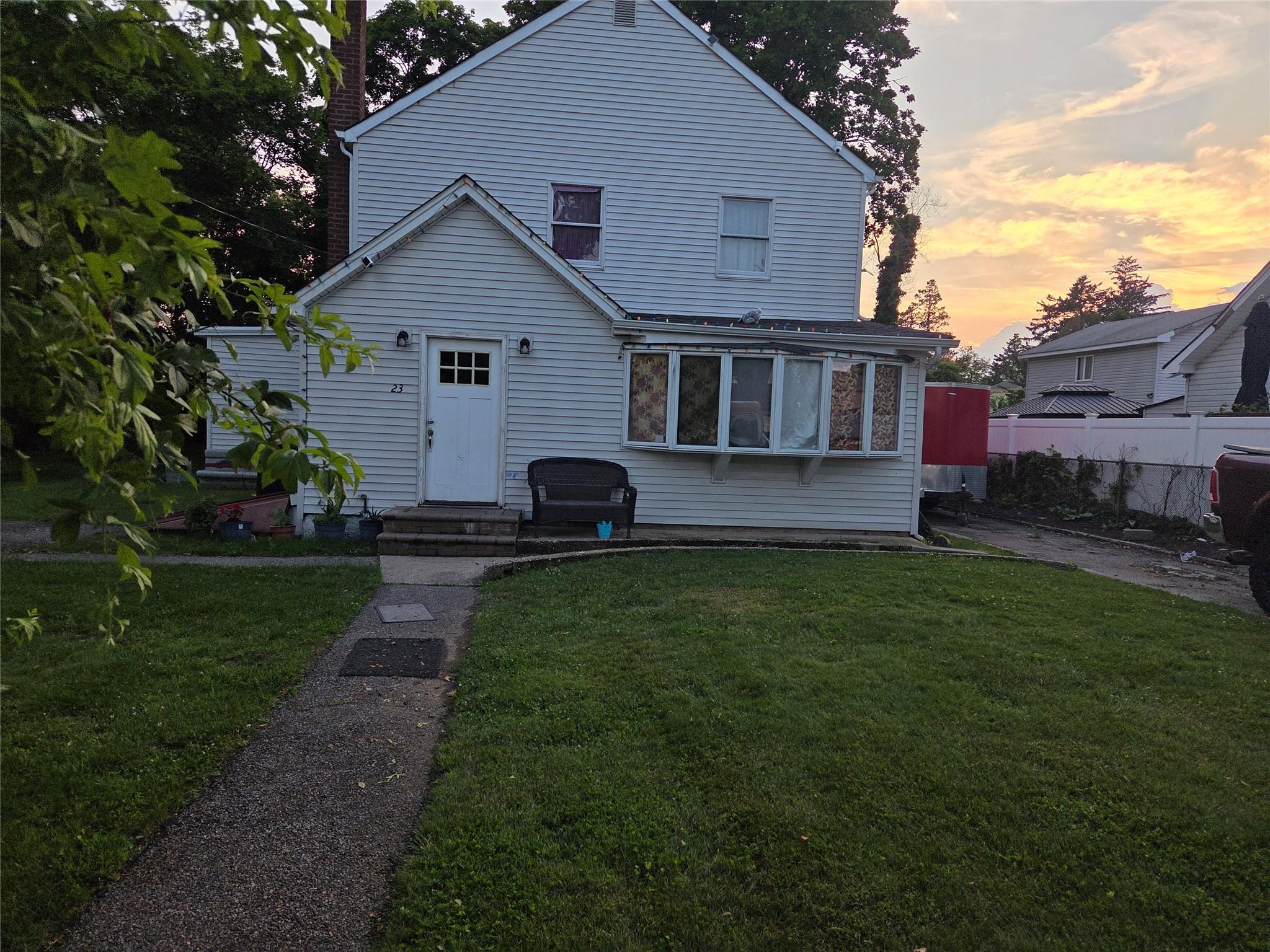 #1 photo, 23 9th Avenue, سوفولك Huntington Station , NY 11746