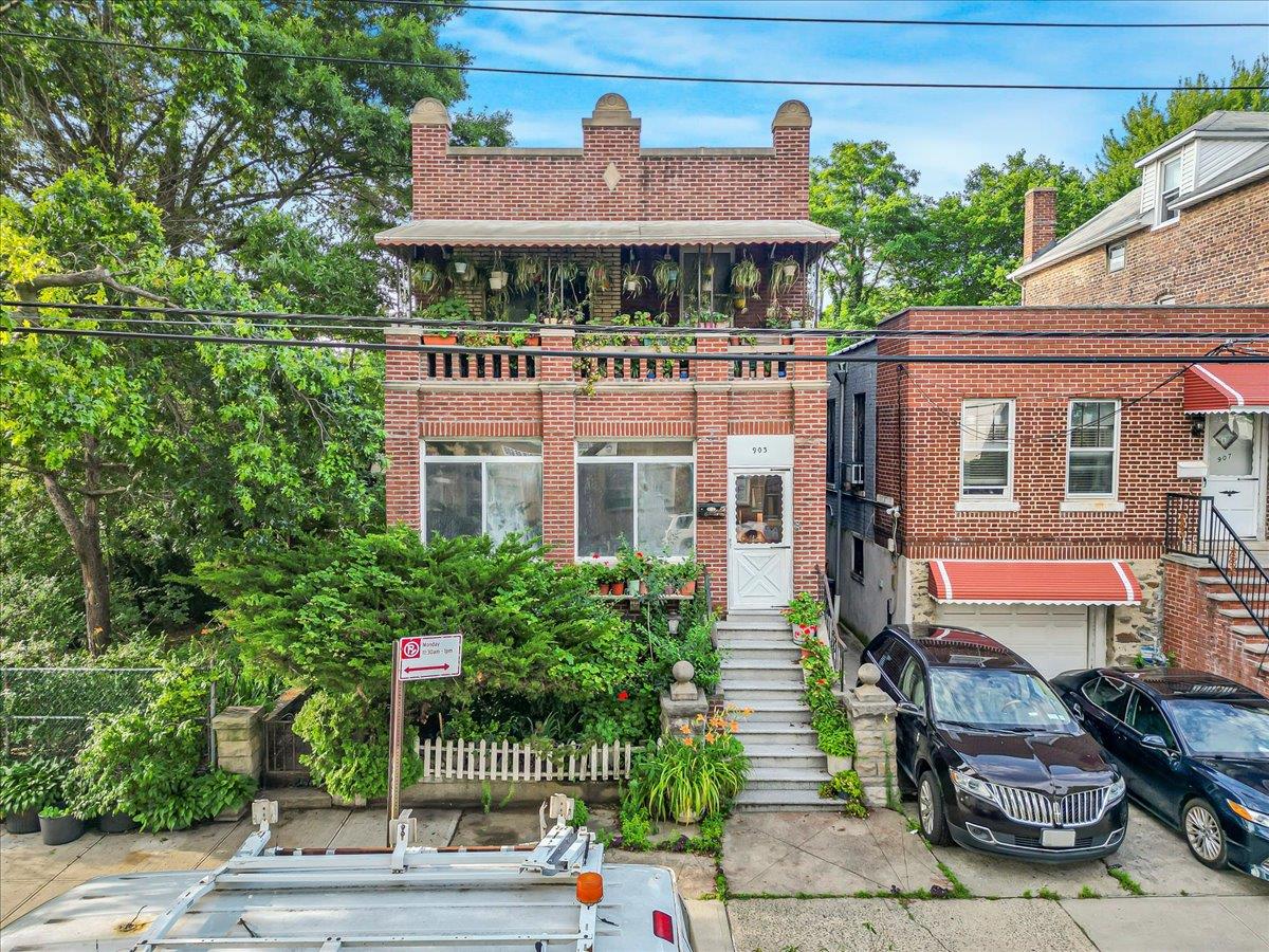#1 photo, 903 Arnow Avenue, برونكس Bronx , NY 10469