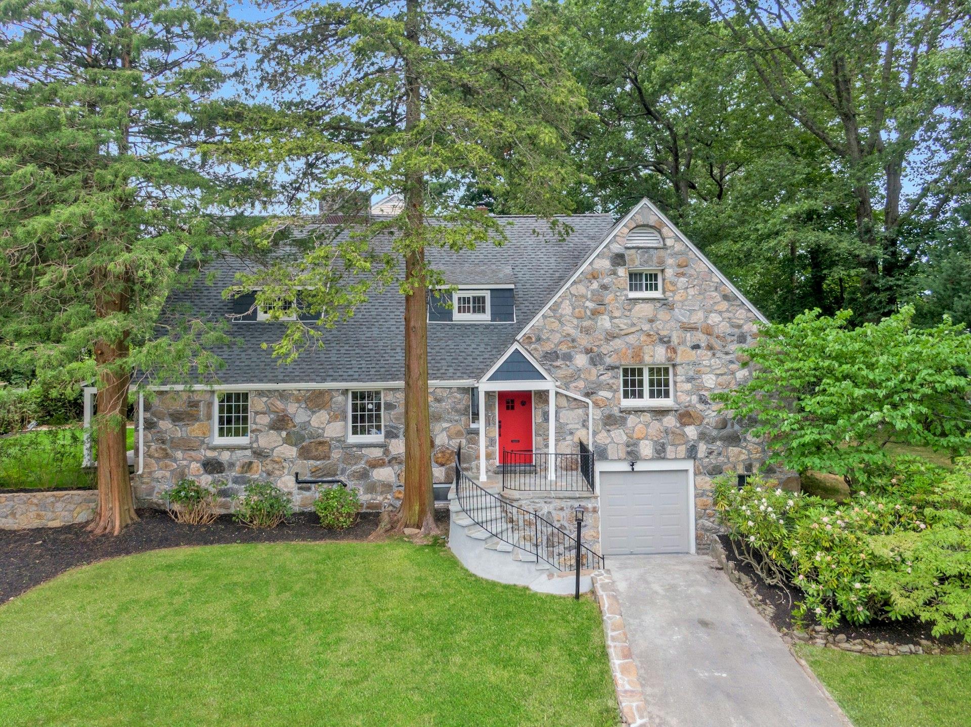 #1 photo, 92 Glenwood Avenue, New Rochelle , NY 10801
