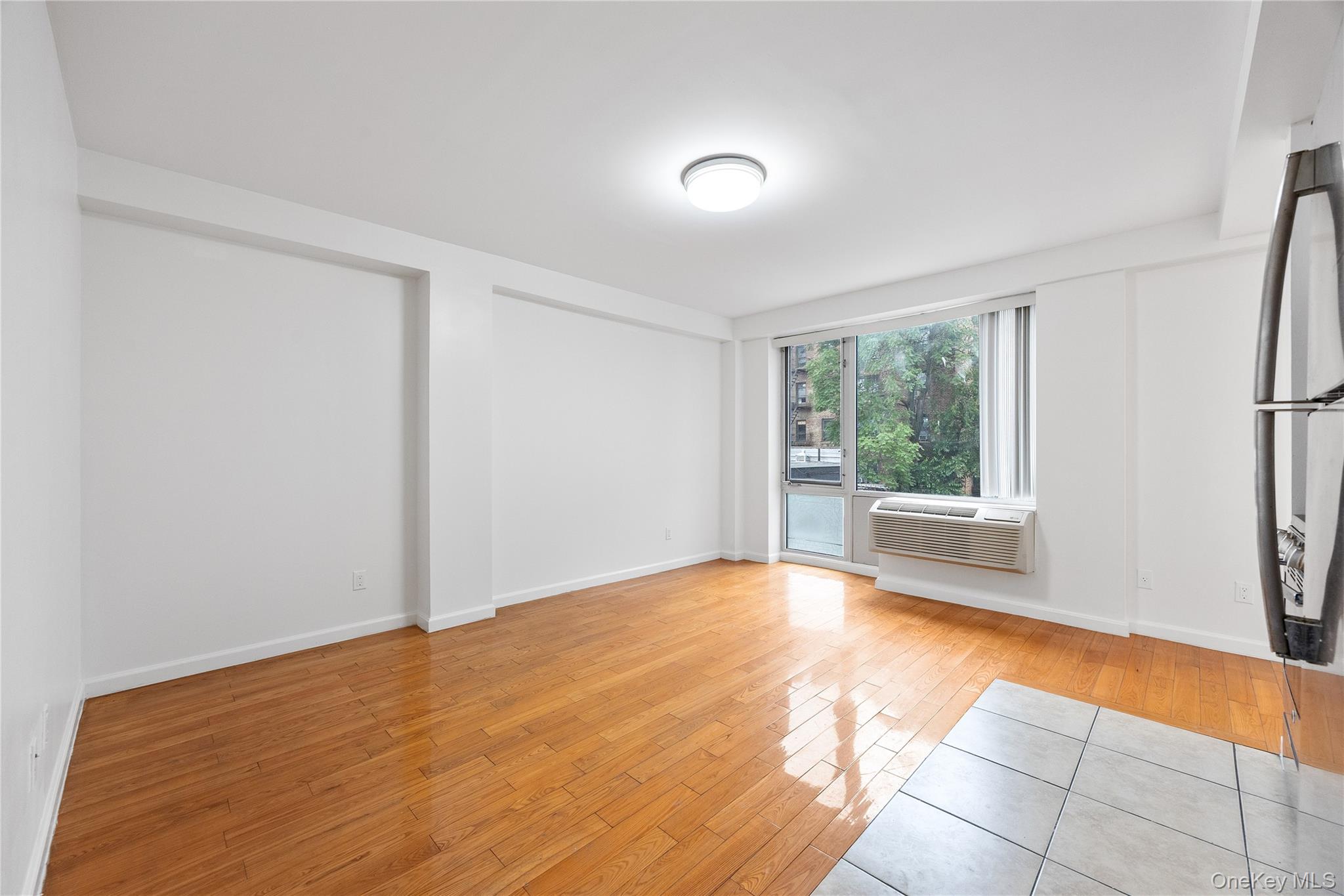 #12 photo, 139-30 34th Avenue, クイーンズ区 Flushing , NY 11355