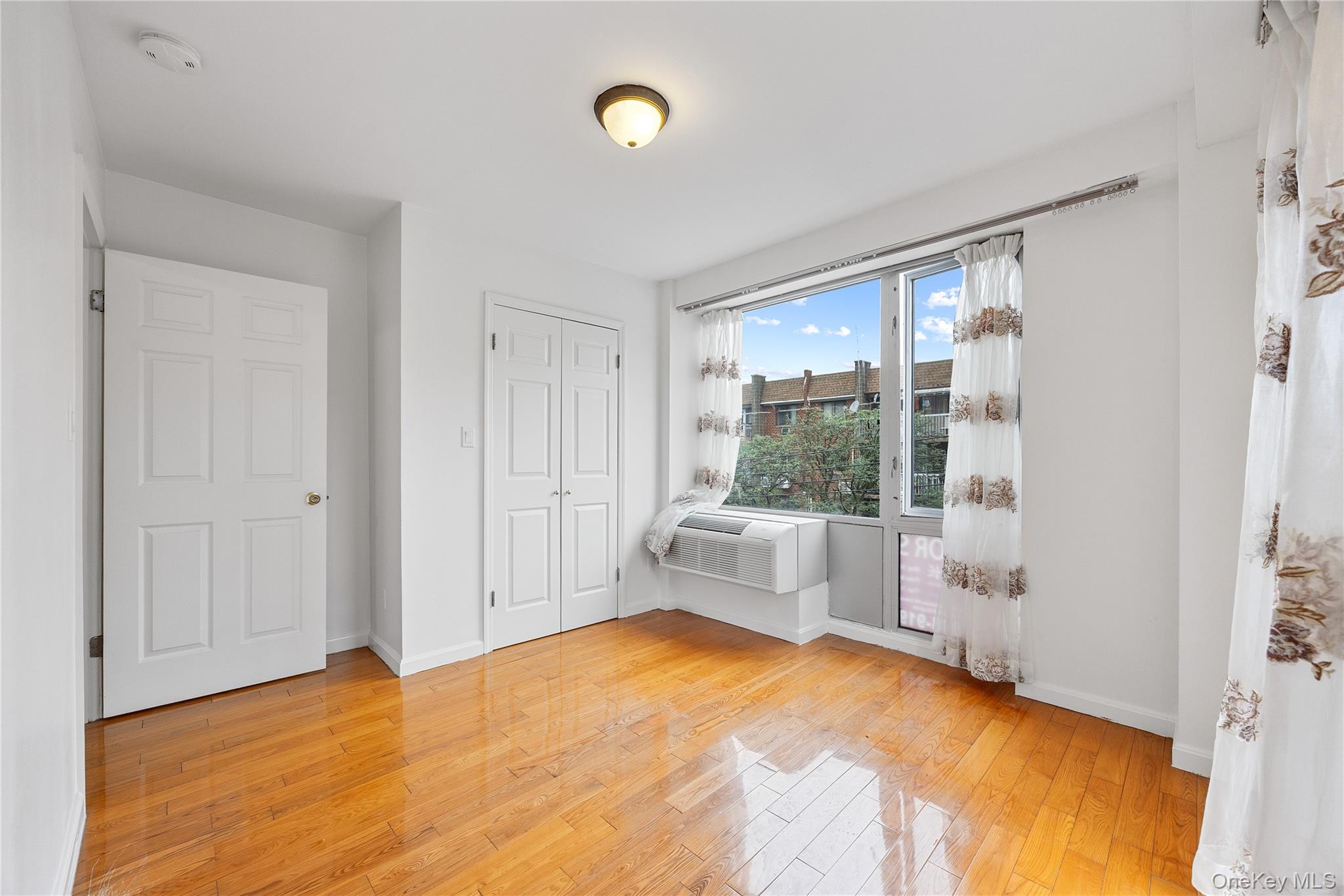 #16 photo, 139-30 34th Avenue, クイーンズ区 Flushing , NY 11355