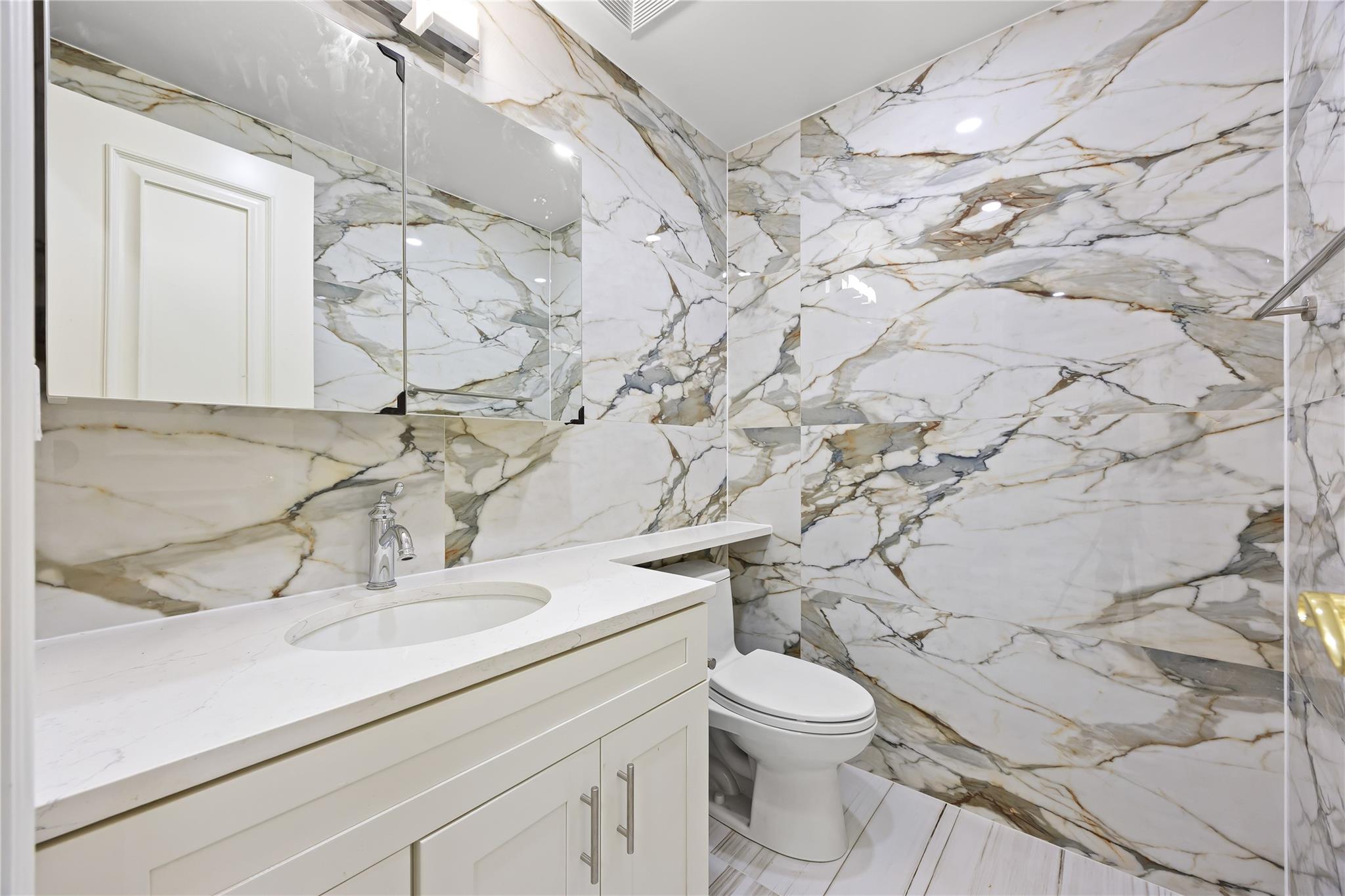 #13 photo, 154-23 28th Avenue, クイーンズ区 Flushing , NY 11355