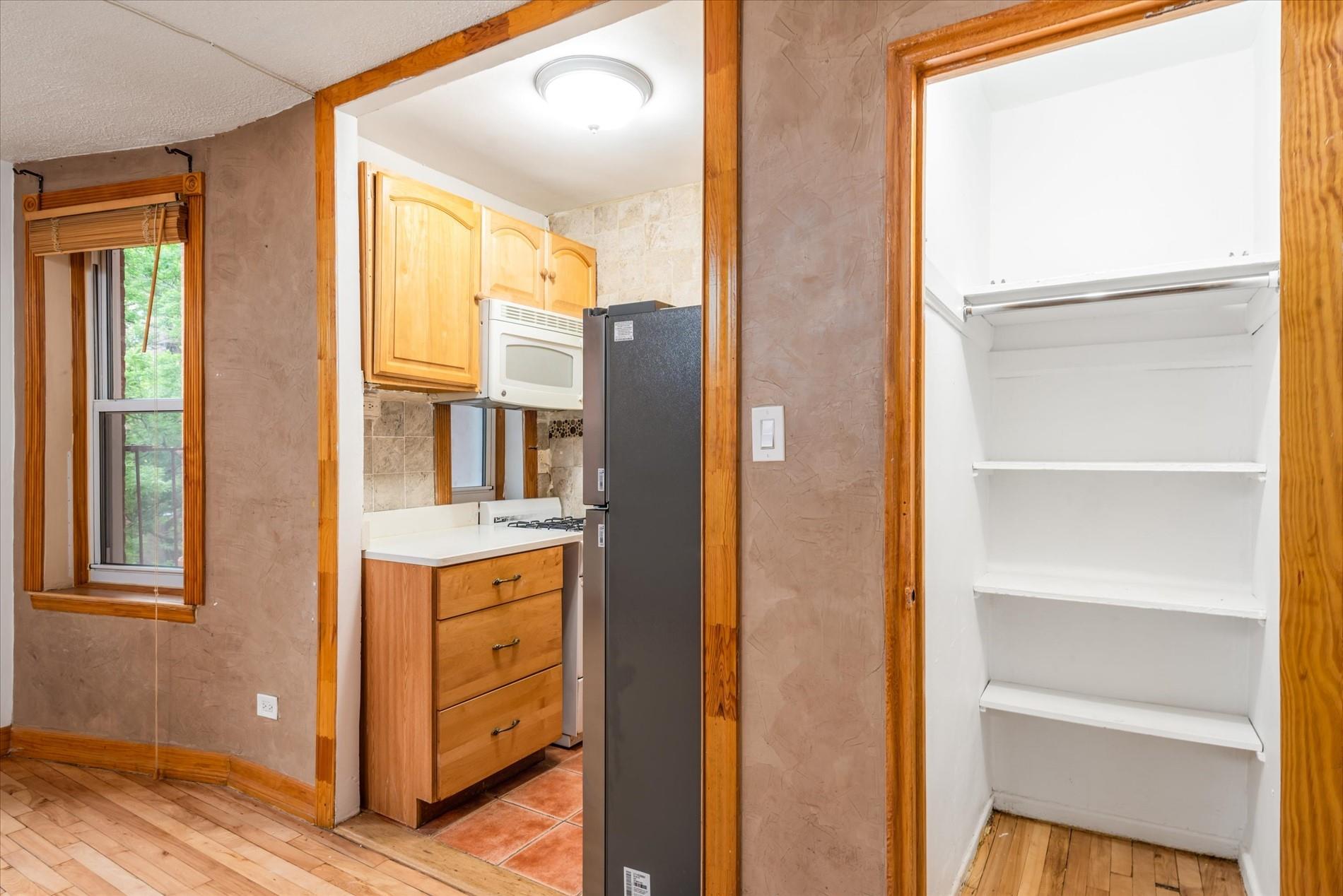 #5 photo, 33-35 81st Street, クイーンズ区 Jackson Heights , NY 11372