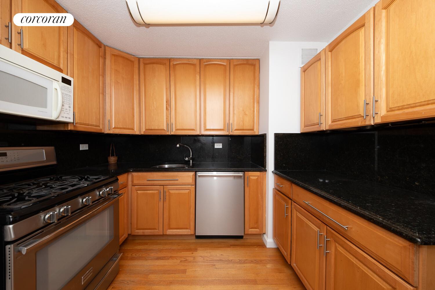 #10 photo, 300 W 110TH Street, マンハッタン Manhattan Valley , NY 10026