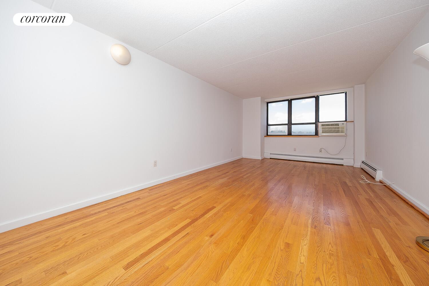 #4 photo, 300 W 110TH Street, マンハッタン Manhattan Valley , NY 10026