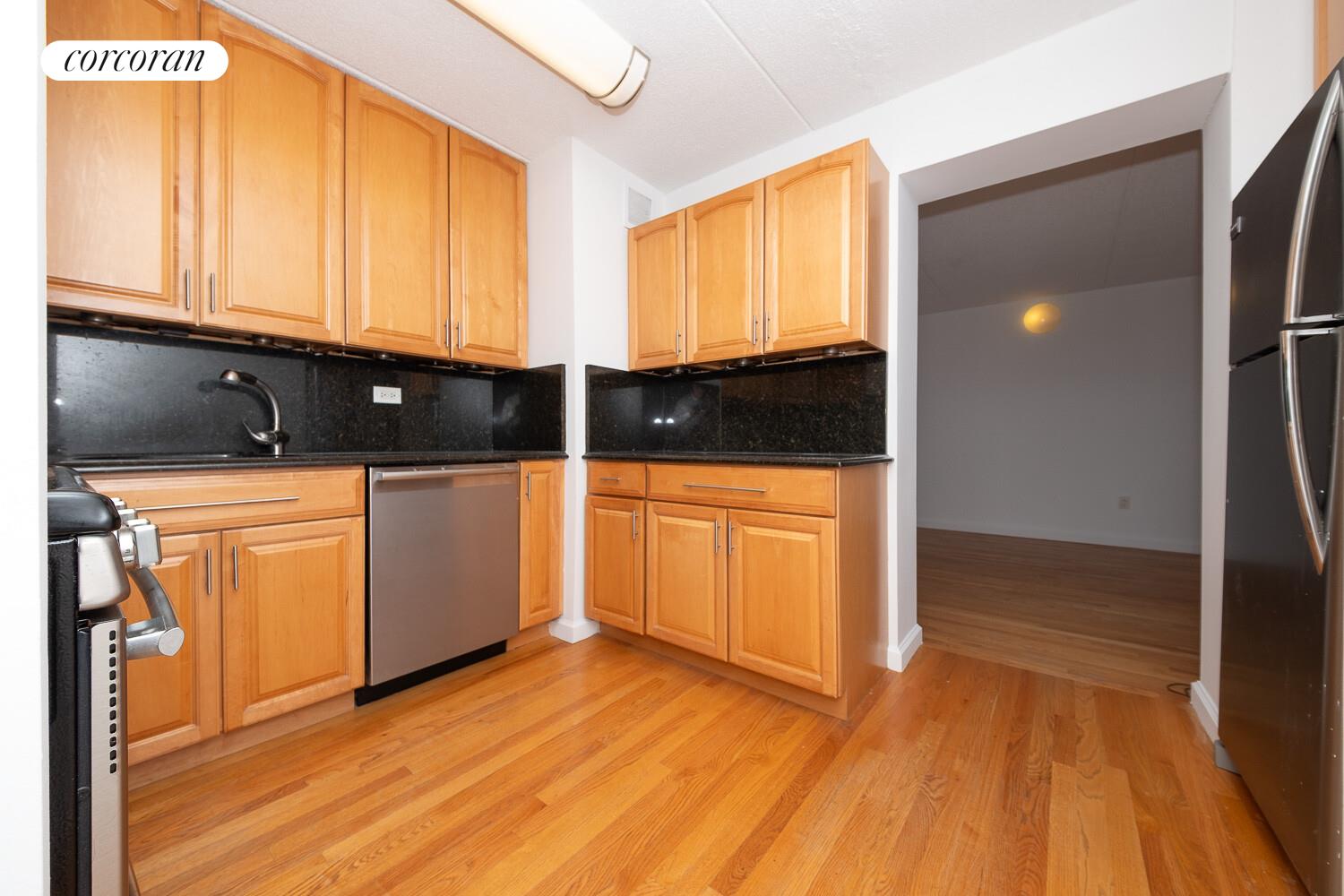 #9 photo, 300 W 110TH Street, マンハッタン Manhattan Valley , NY 10026