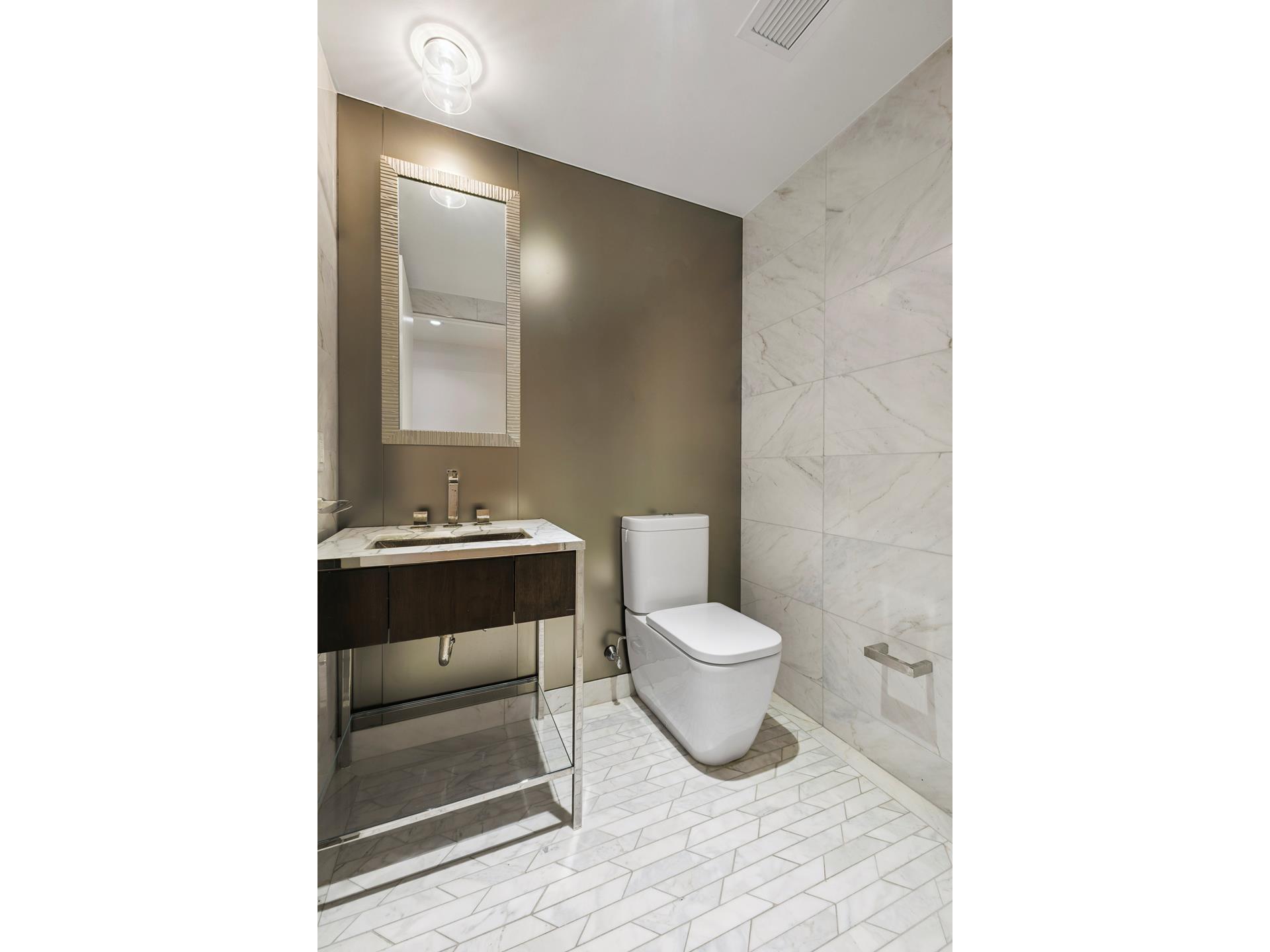 #1 photo, 135 W 52ND Street, マンハッタン Midtown , NY 10019