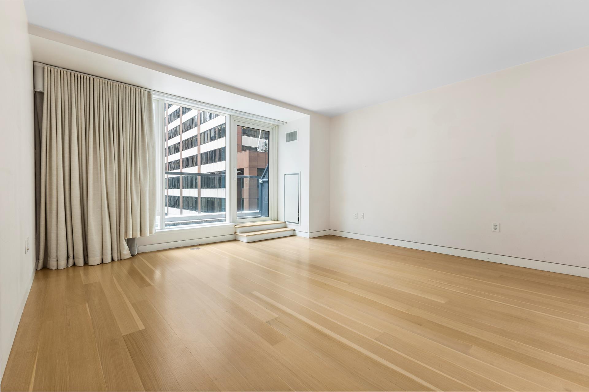 #3 photo, 135 W 52ND Street, マンハッタン Midtown , NY 10019