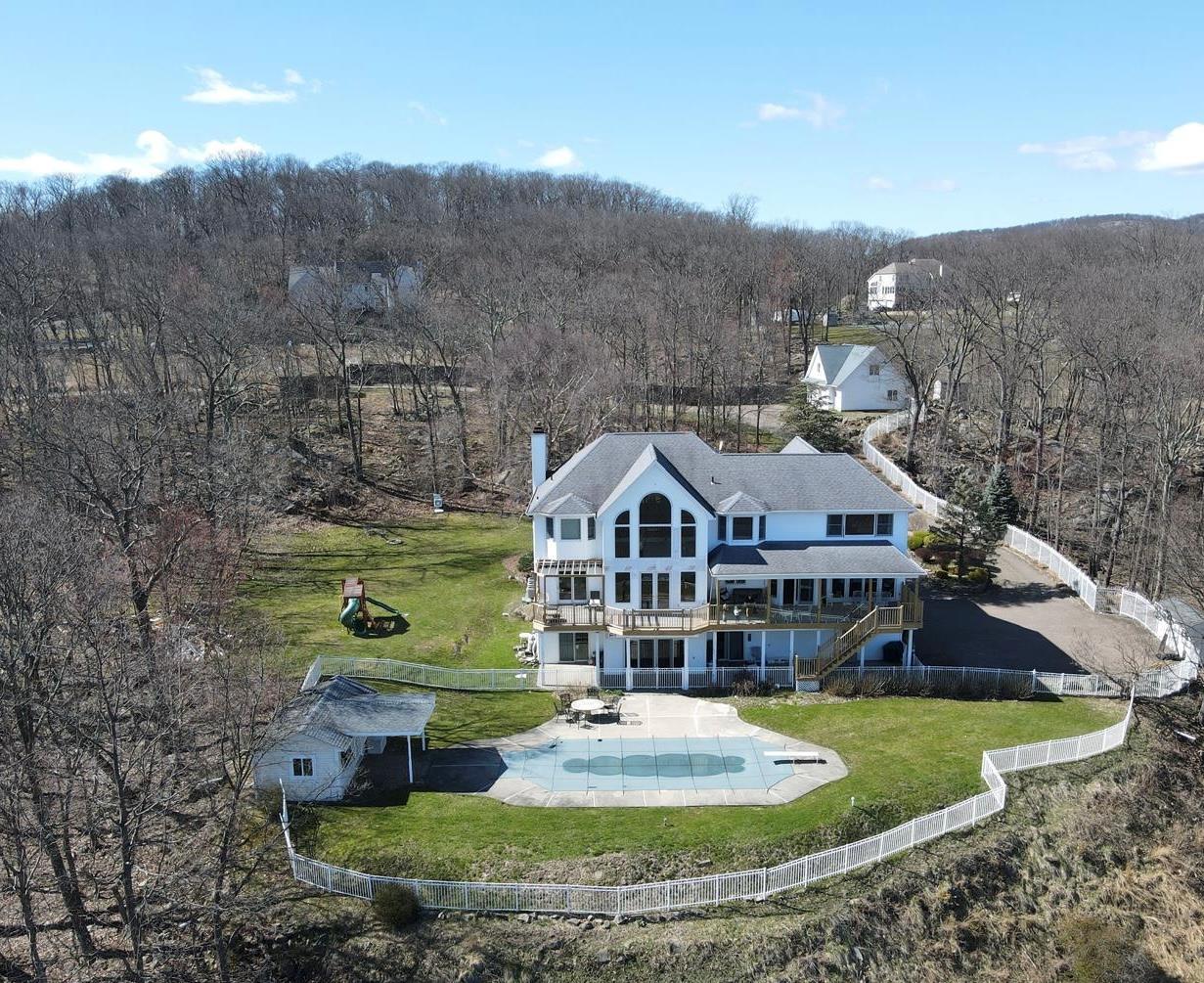 #1 photo, 10 Soluri Lane, Tomkins Cove , NY 10986