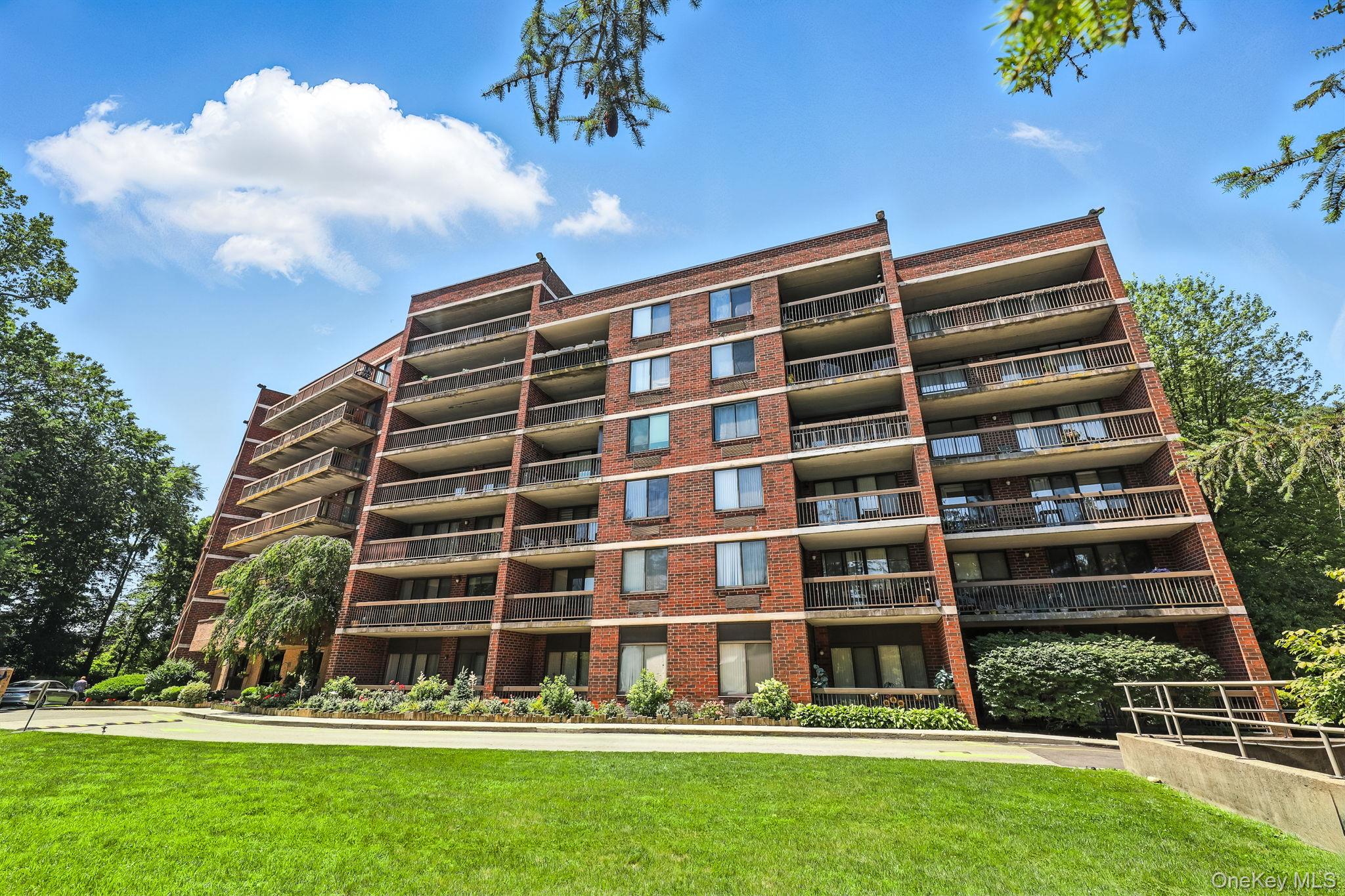 #2 photo, 1374 Midland Avenue, ブロンクス区 Bronxville , NY 10708