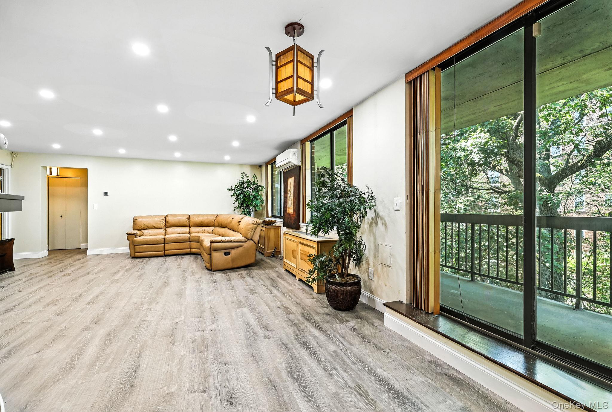 #20 photo, 1374 Midland Avenue, ブロンクス区 Bronxville , NY 10708