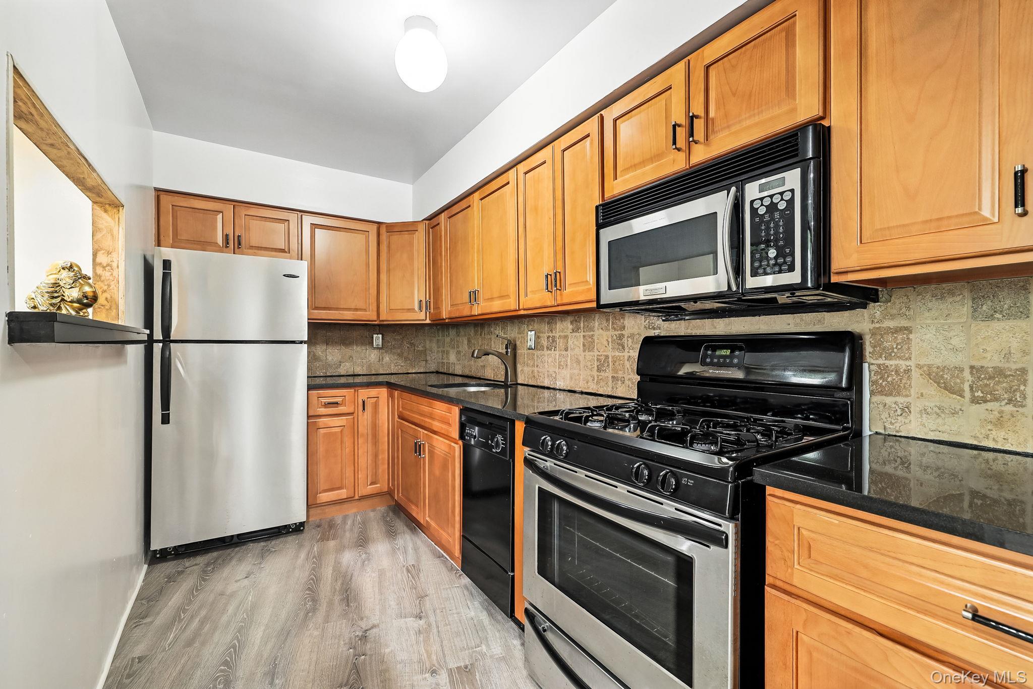 #6 photo, 1374 Midland Avenue, ブロンクス区 Bronxville , NY 10708