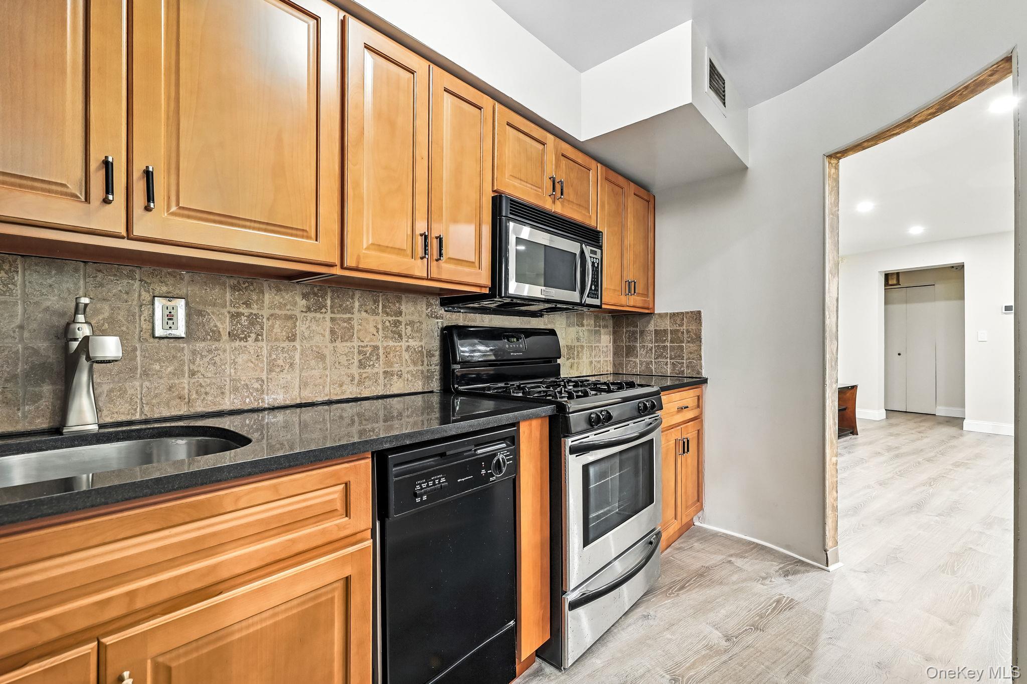 #9 photo, 1374 Midland Avenue, ブロンクス区 Bronxville , NY 10708