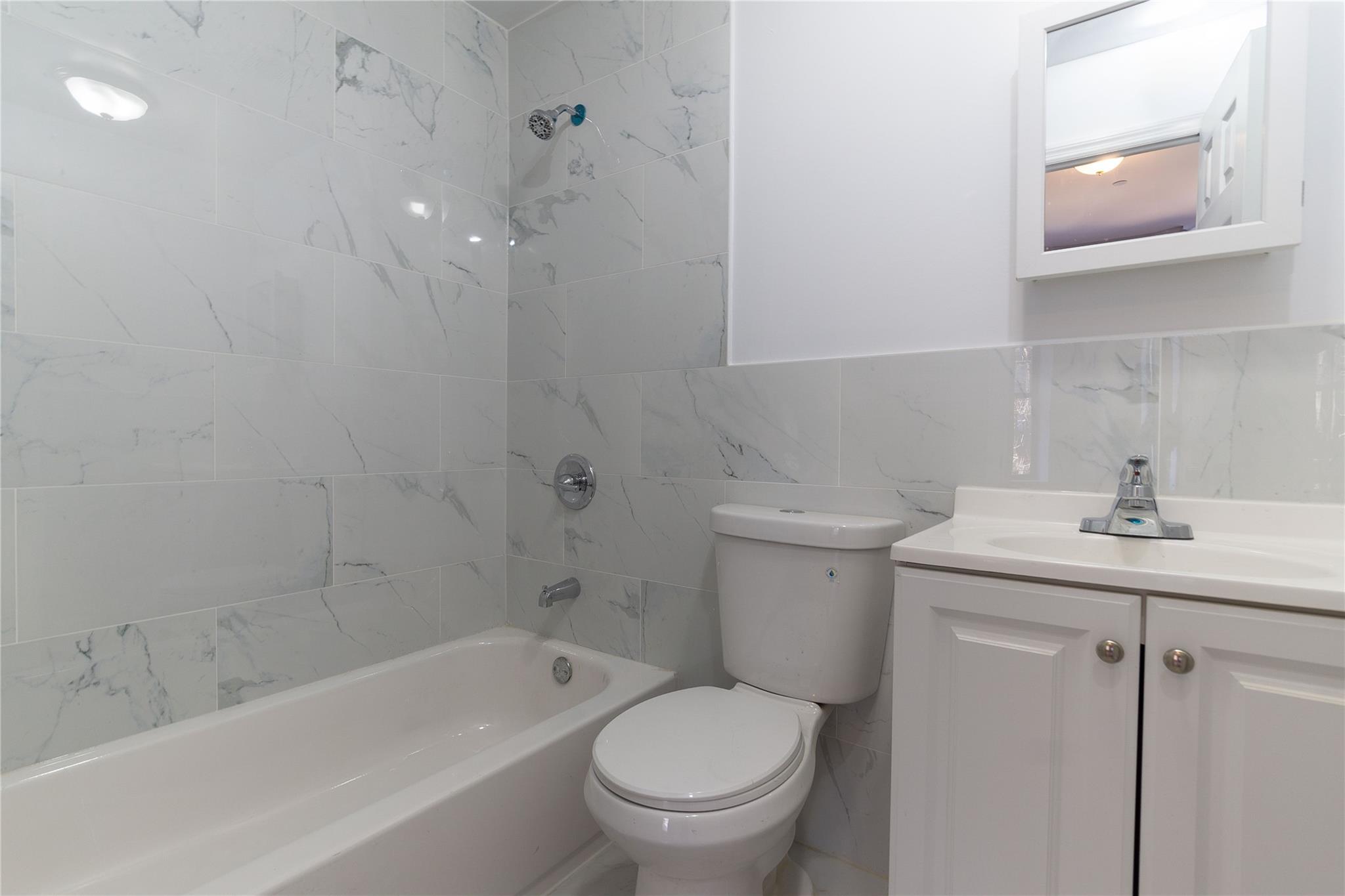 #10 photo, 1102 Jackson Avenue, برونكس Bronx , NY 10456