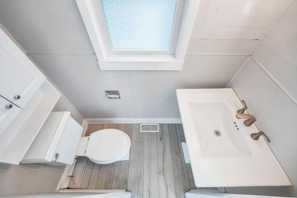 #10 photo, 425 Lake Avenue, Saint James , NY 11780