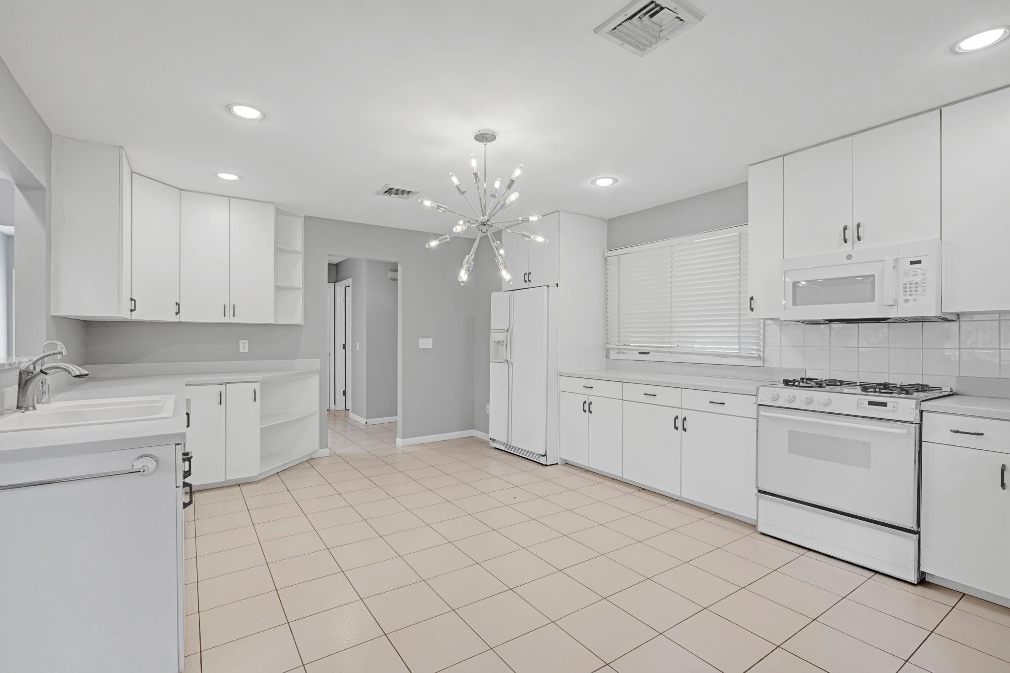 #14 photo, 699 Route 9W, Nyack , NY 10960