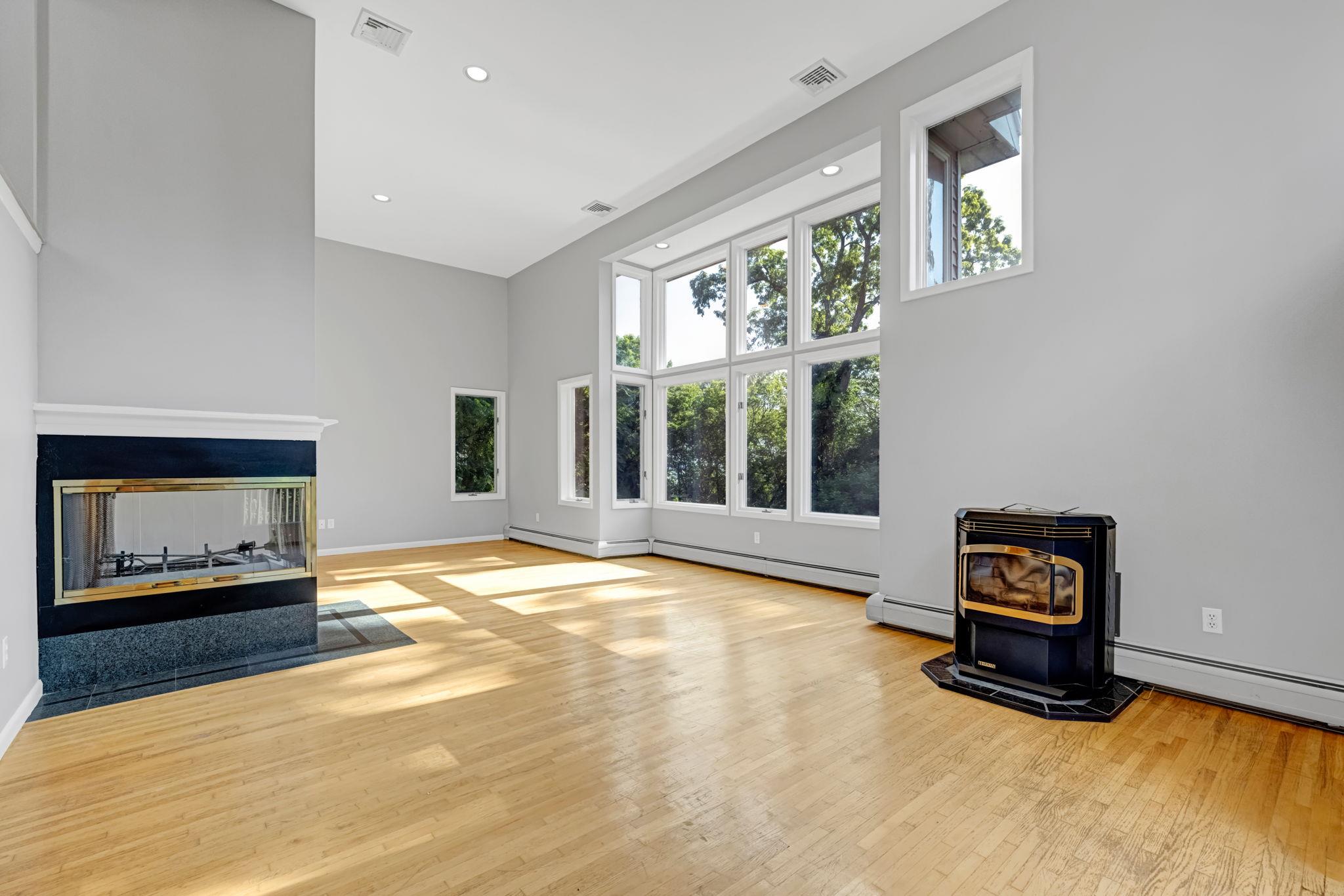 #18 photo, 699 Route 9W, Nyack , NY 10960