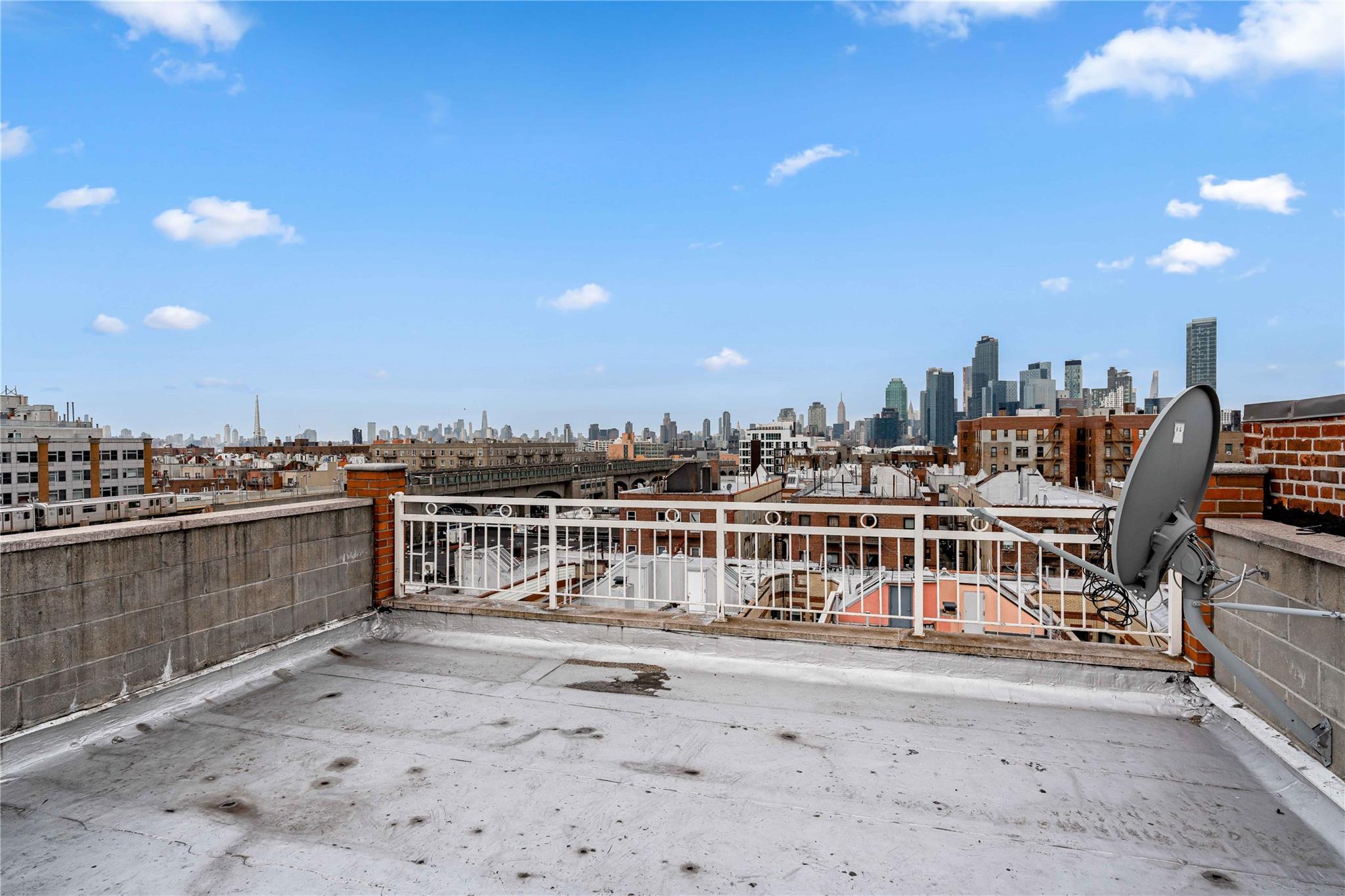 #15 photo, 4333 42nd Street, クイーンズ区 Long Island City , NY 11104