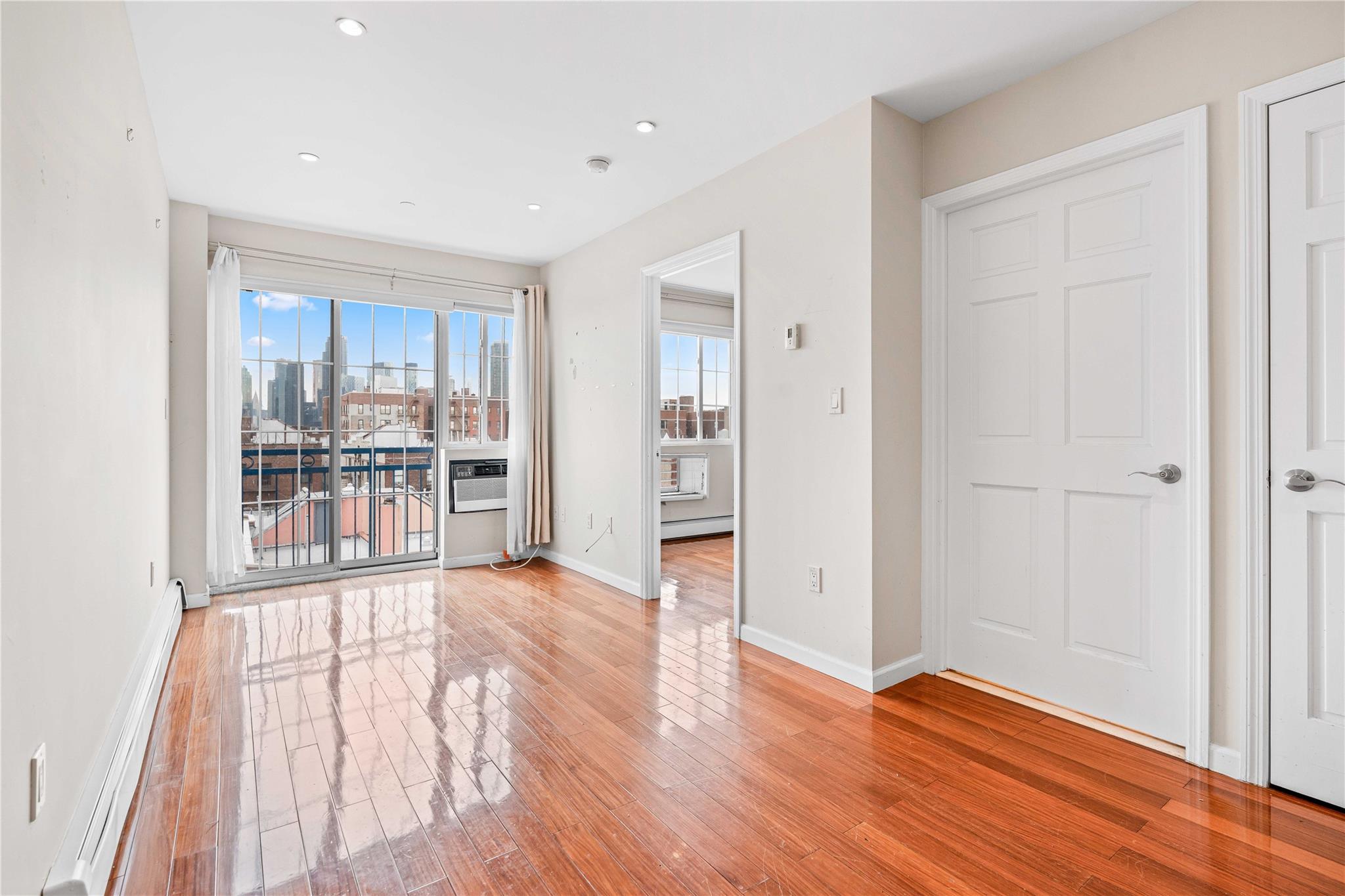 #2 photo, 4333 42nd Street, クイーンズ区 Long Island City , NY 11104