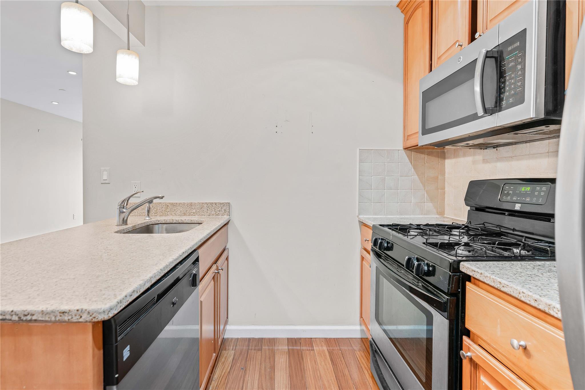 #7 photo, 4333 42nd Street, クイーンズ区 Long Island City , NY 11104